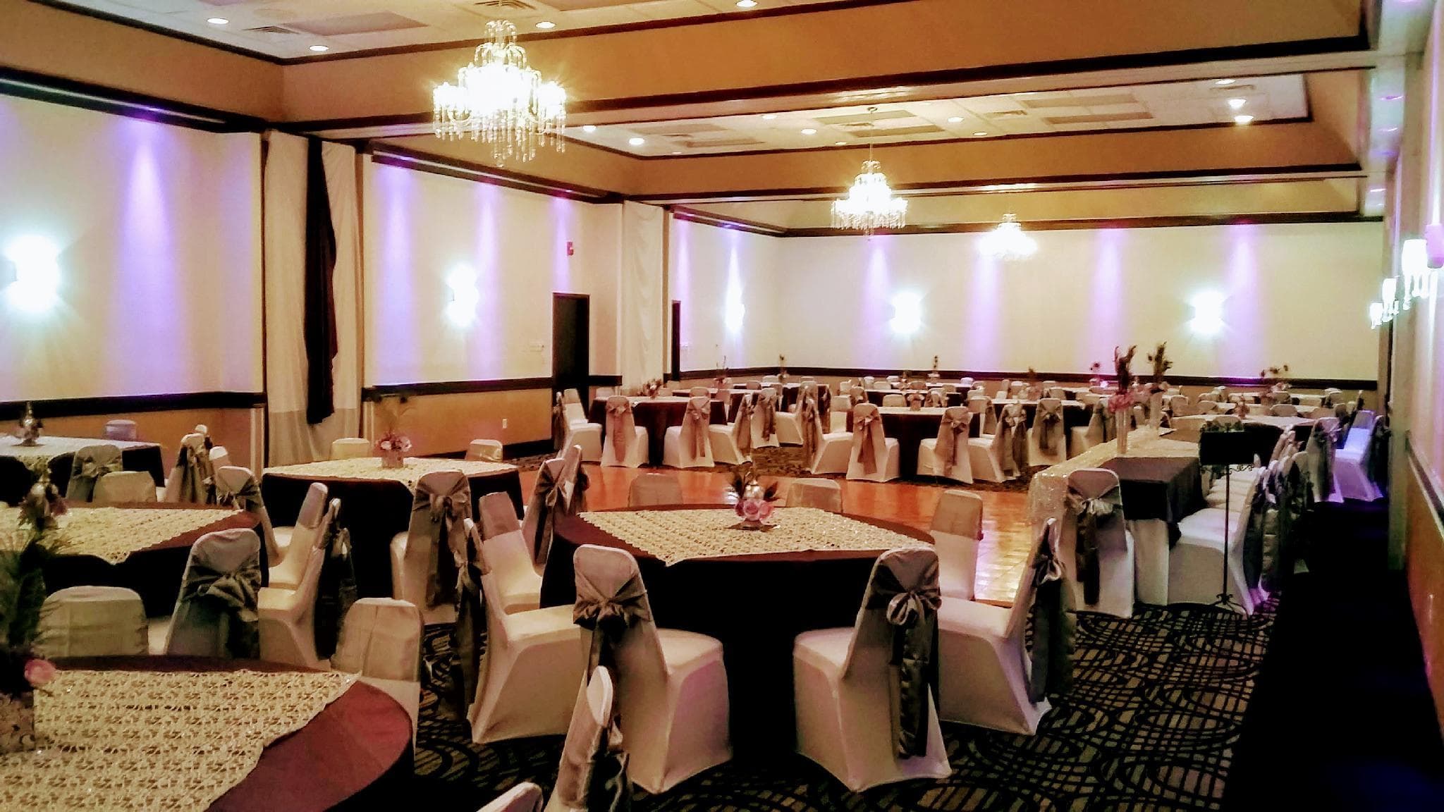 Alexis Hotel and Banquets Dallas Park Central Galleria photo 4