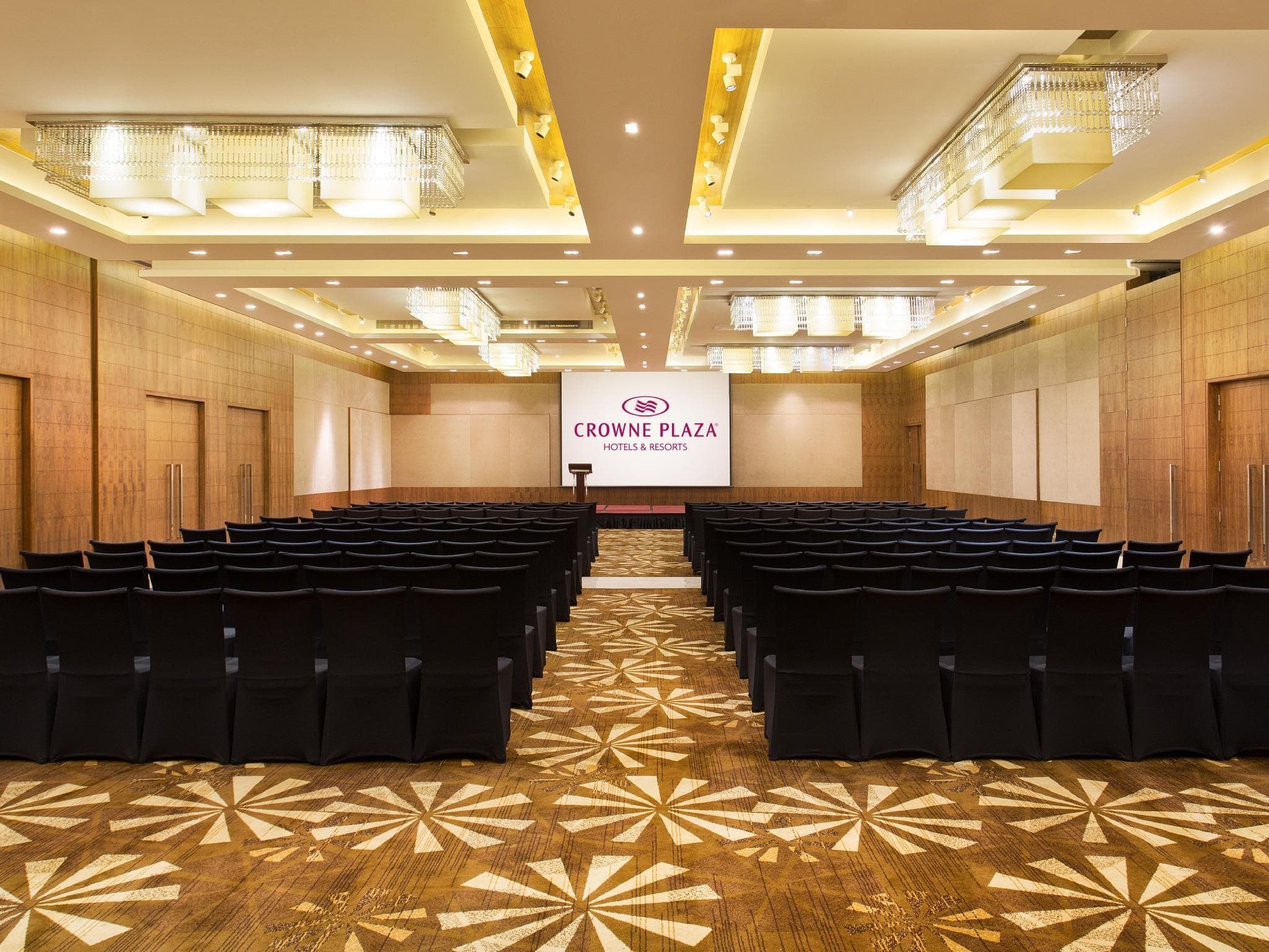 Crowne Plaza Greater Noida By IHG photo 4