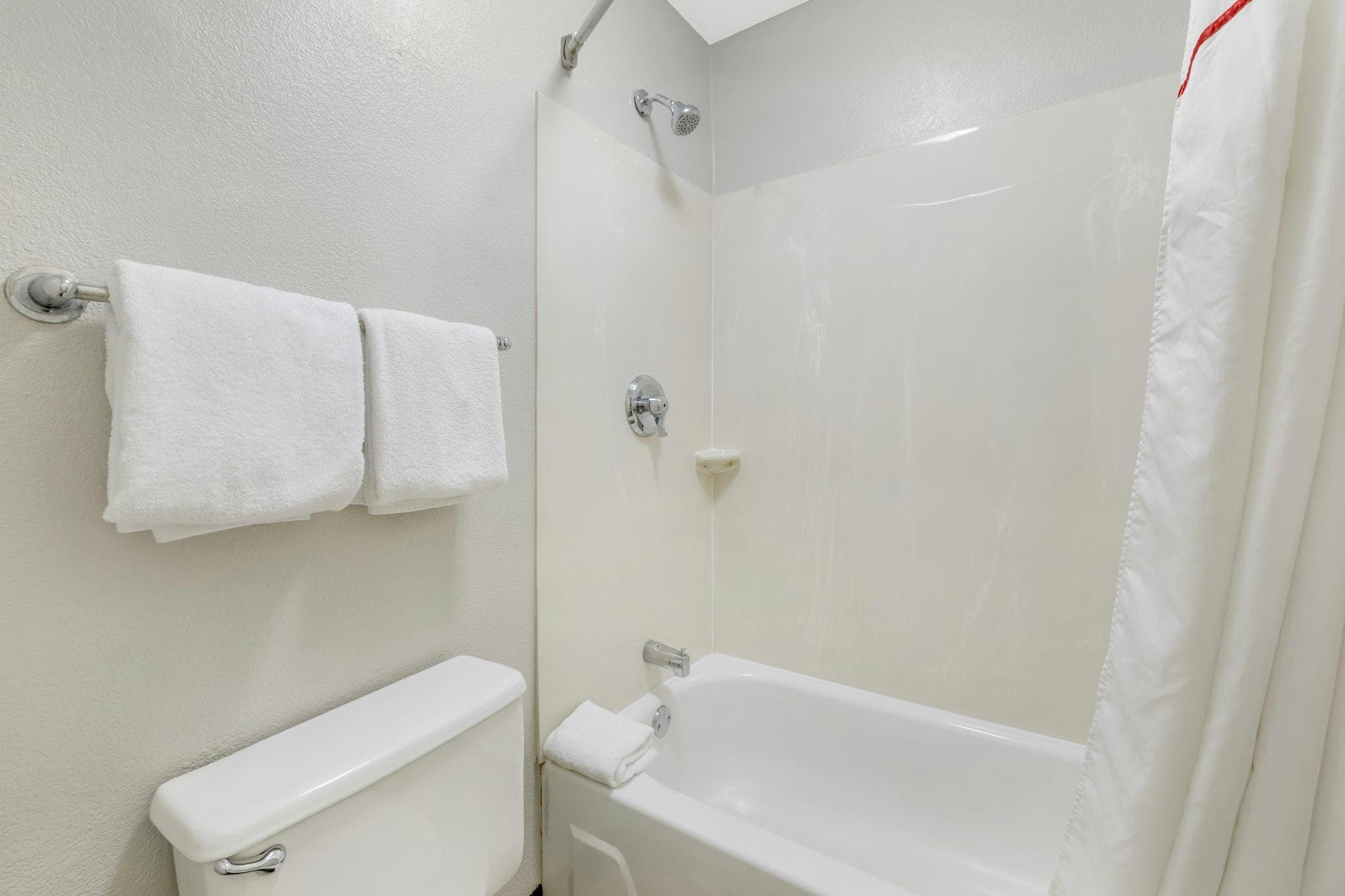 Red Roof Inn Buffalo - Niagara Airport photo 2
