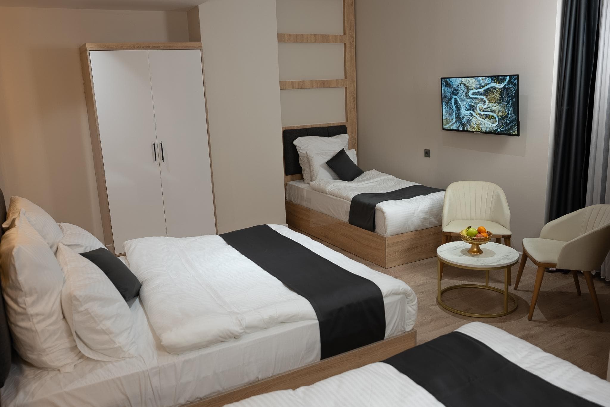 Golden River Hotel By Continent photo 2
