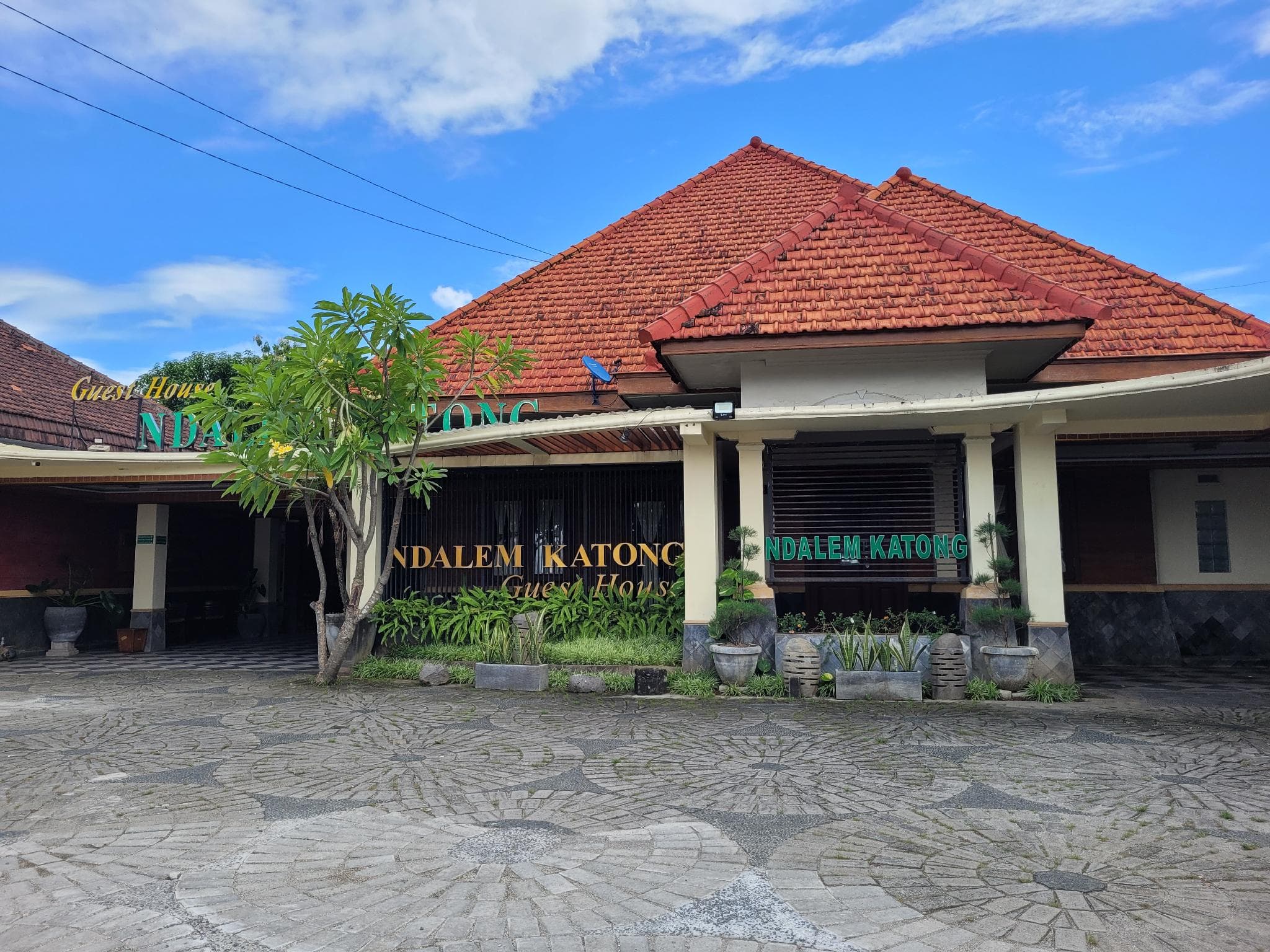 Ndalem Katong Guest House Ponorogo