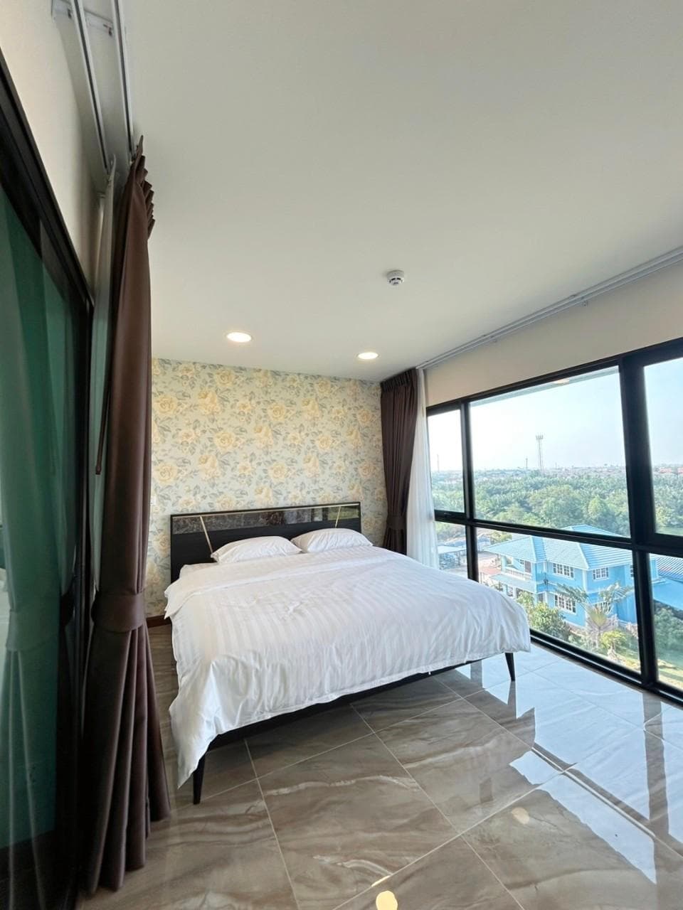 Arunsakhon luxury condo photo 2