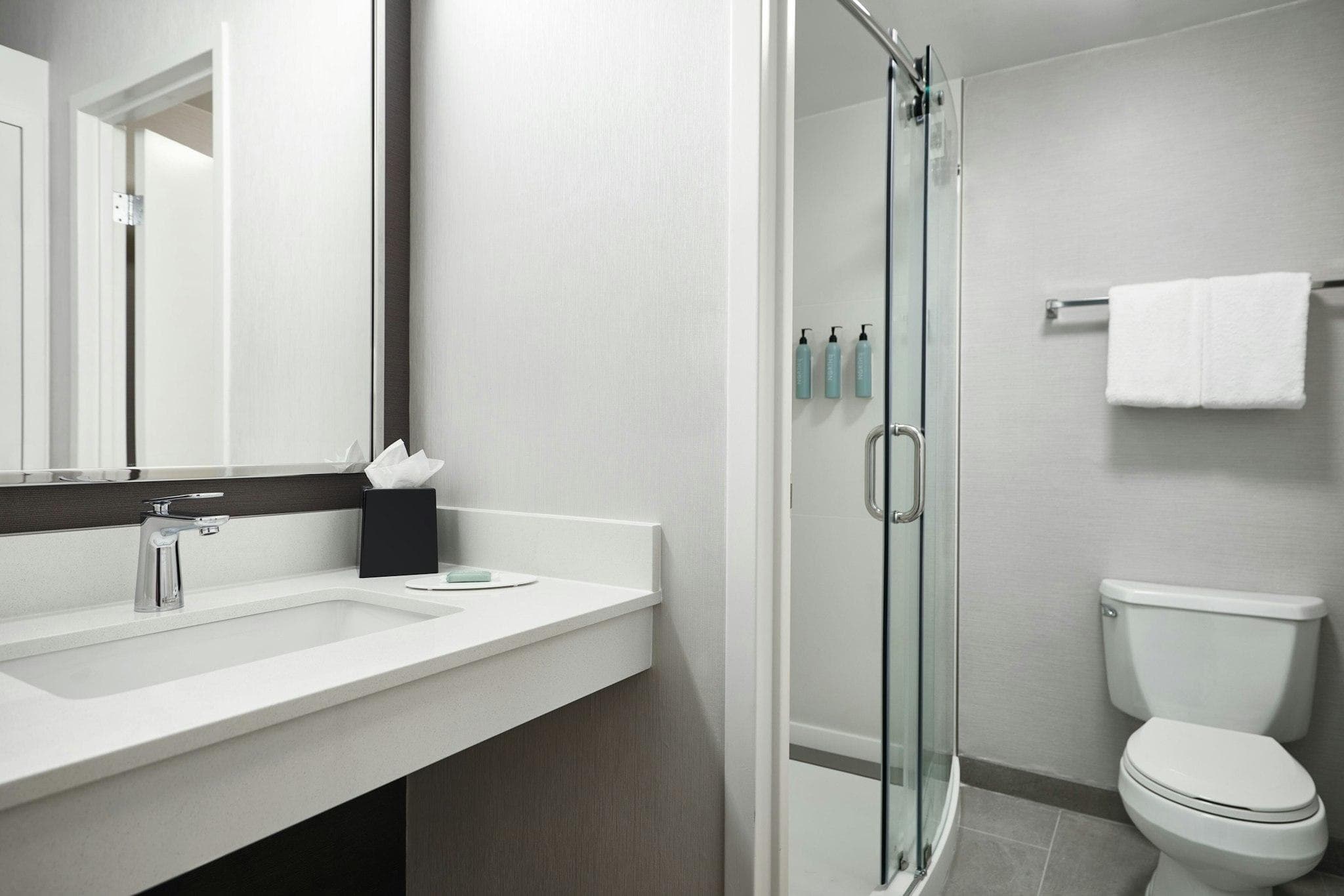 Courtyard by Marriott St. Louis Westport Plaza photo 2