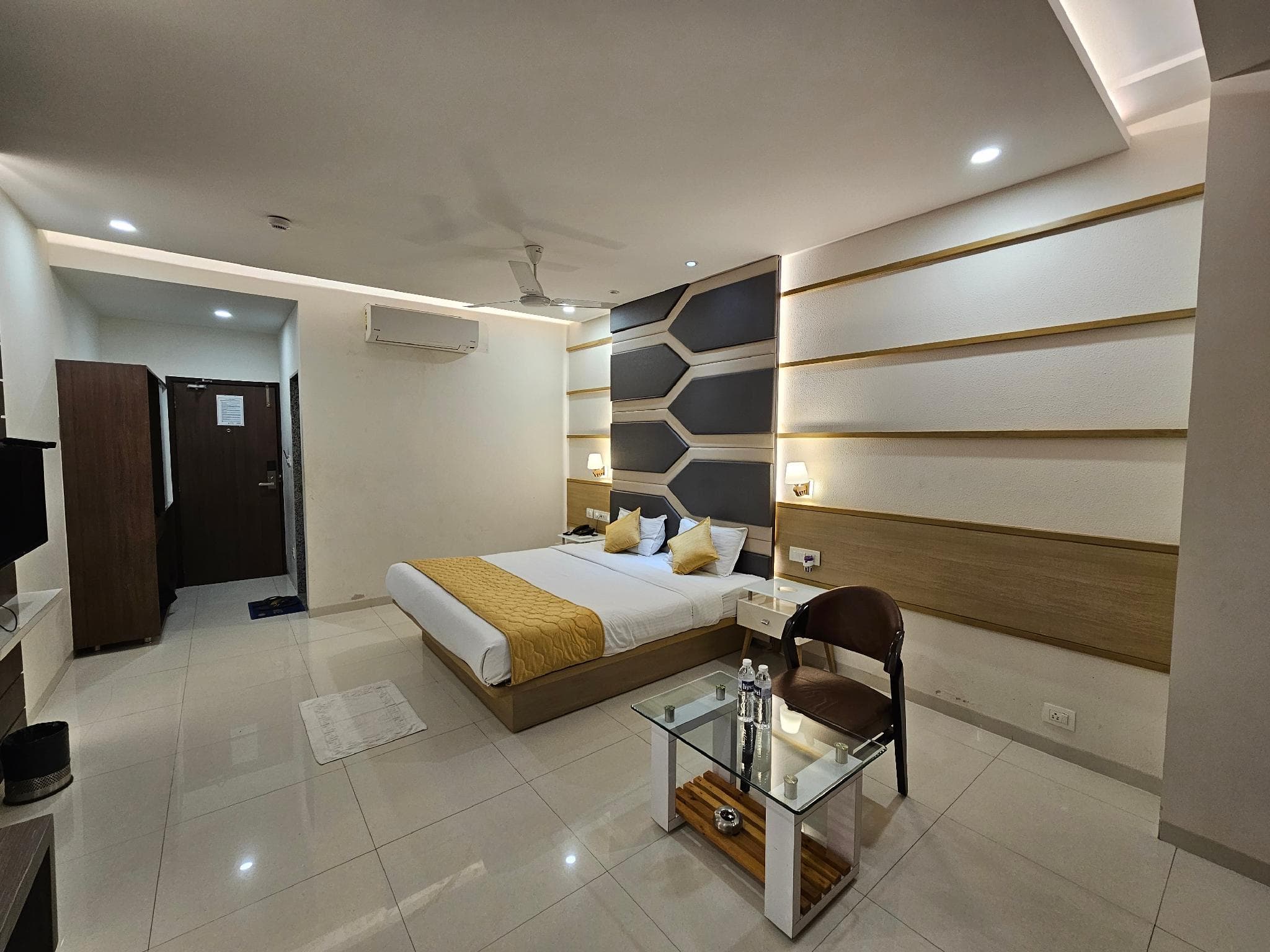 Hotel Grand Darshan Vadodara photo 2
