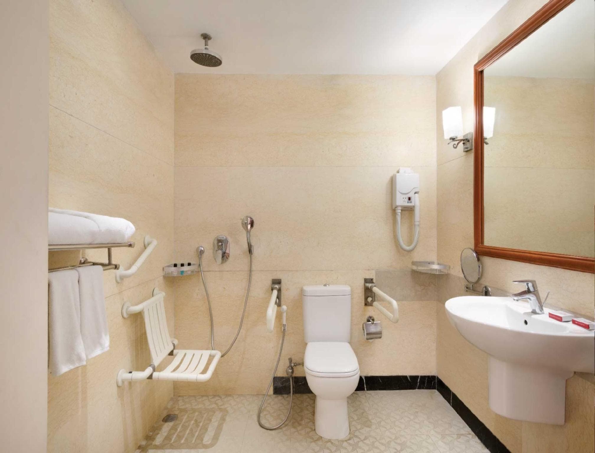 Ramada by Wyndham Amritsar photo 3