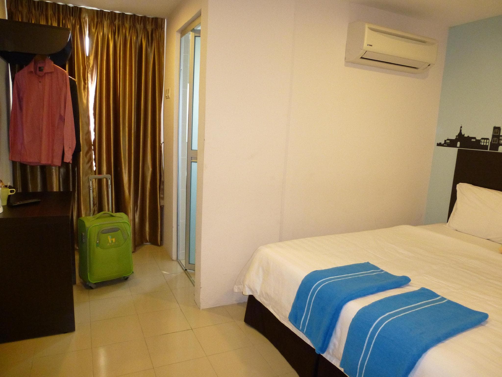 Your Hotel photo 4
