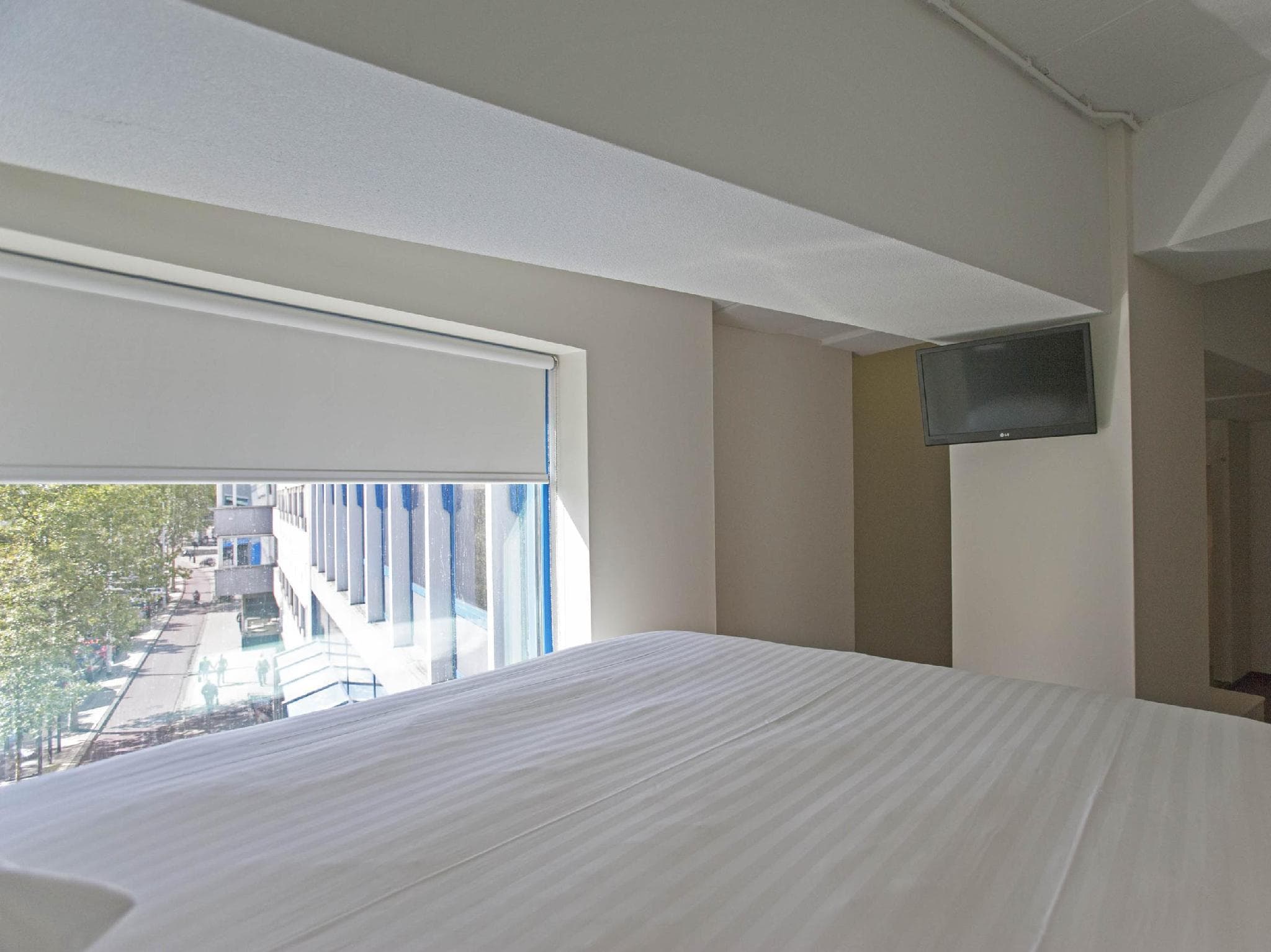 easyHotel Rotterdam City Centre photo 4