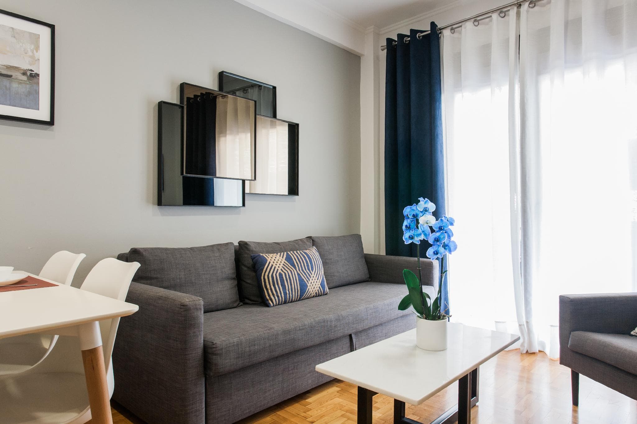 Nicholas Point apartments and rooms