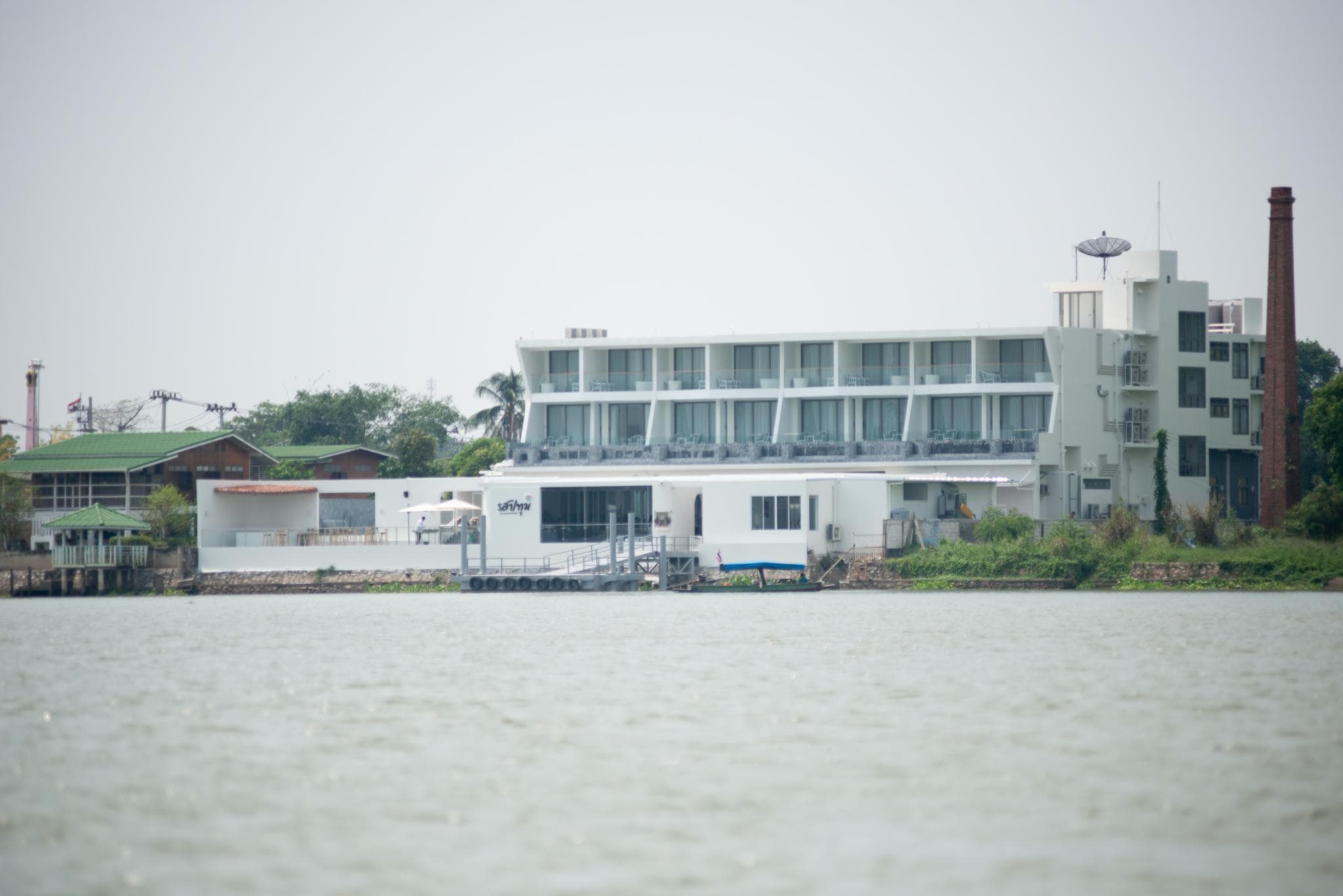 River View Pathum Hotel and Residence