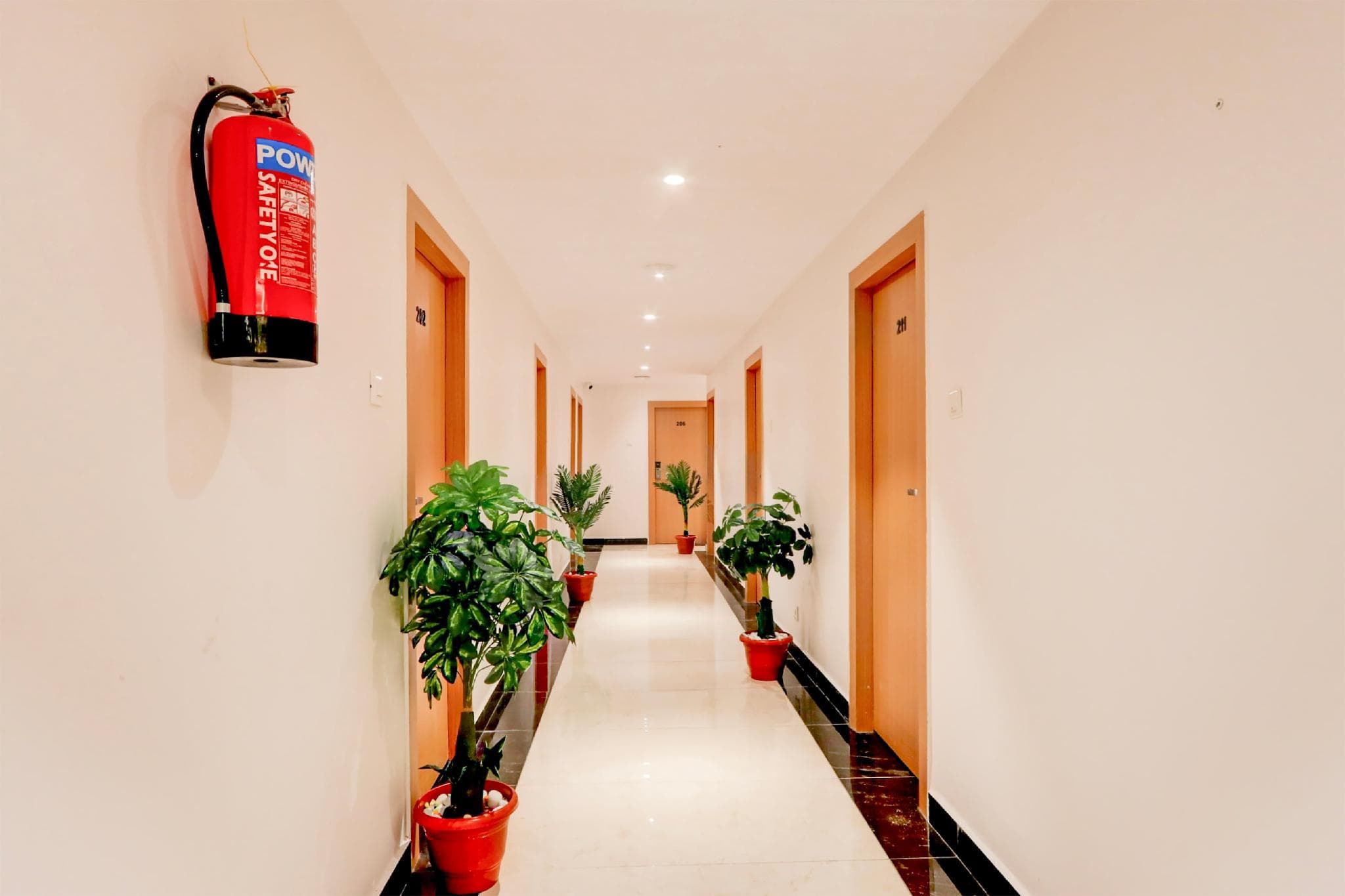 Super Townhouse Lotus Grand photo 5