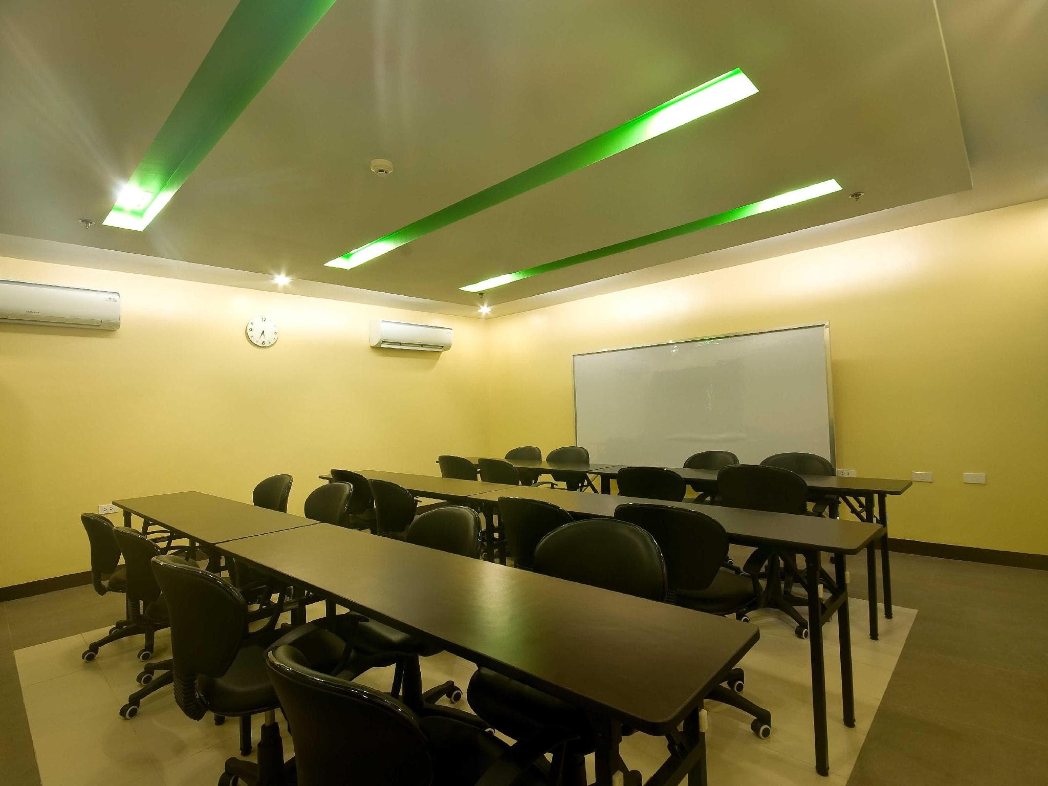 Go Hotels Dumaguete photo 4