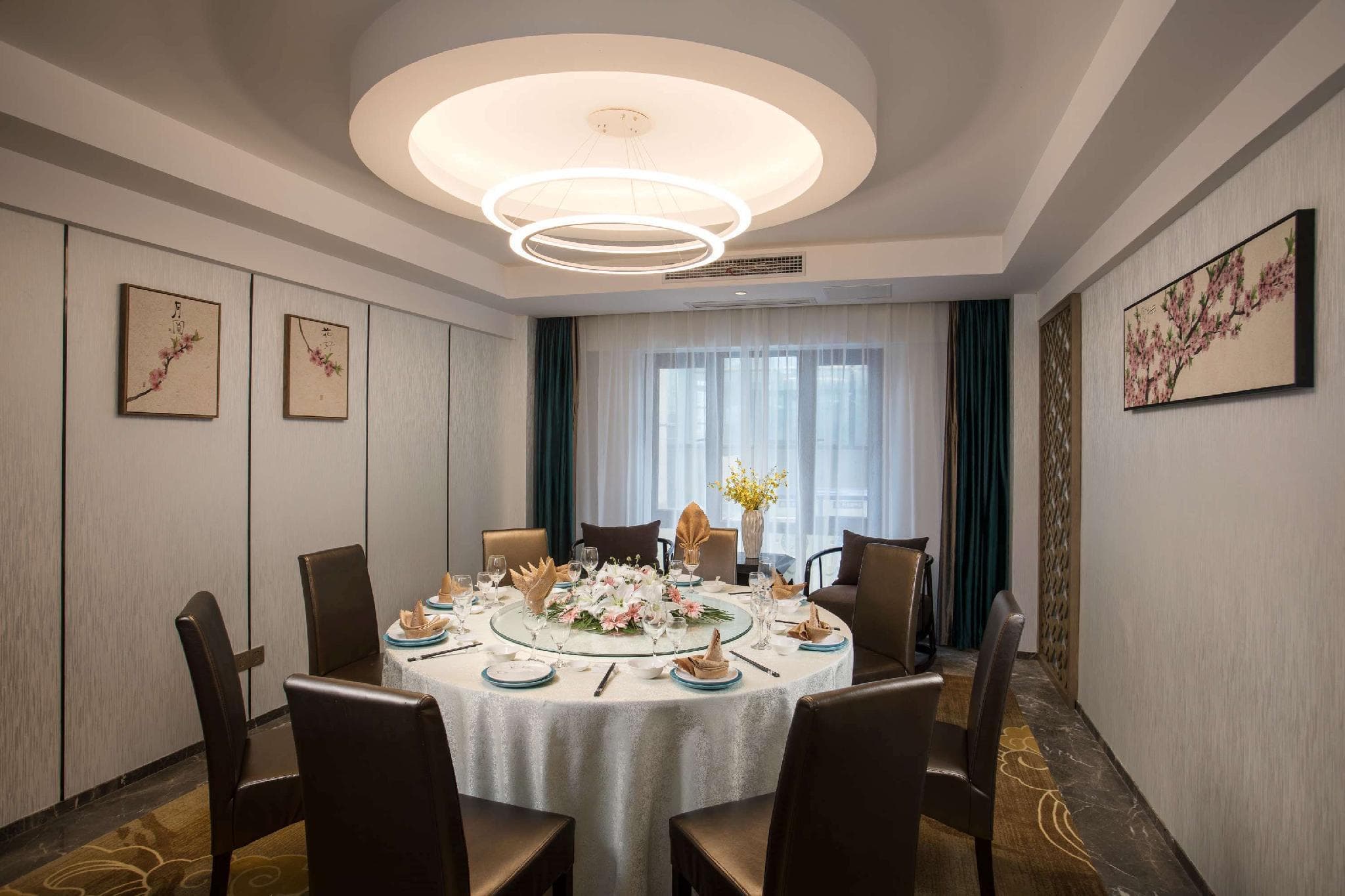 Ramada by Wyndham Zhenjiang City Center photo 5