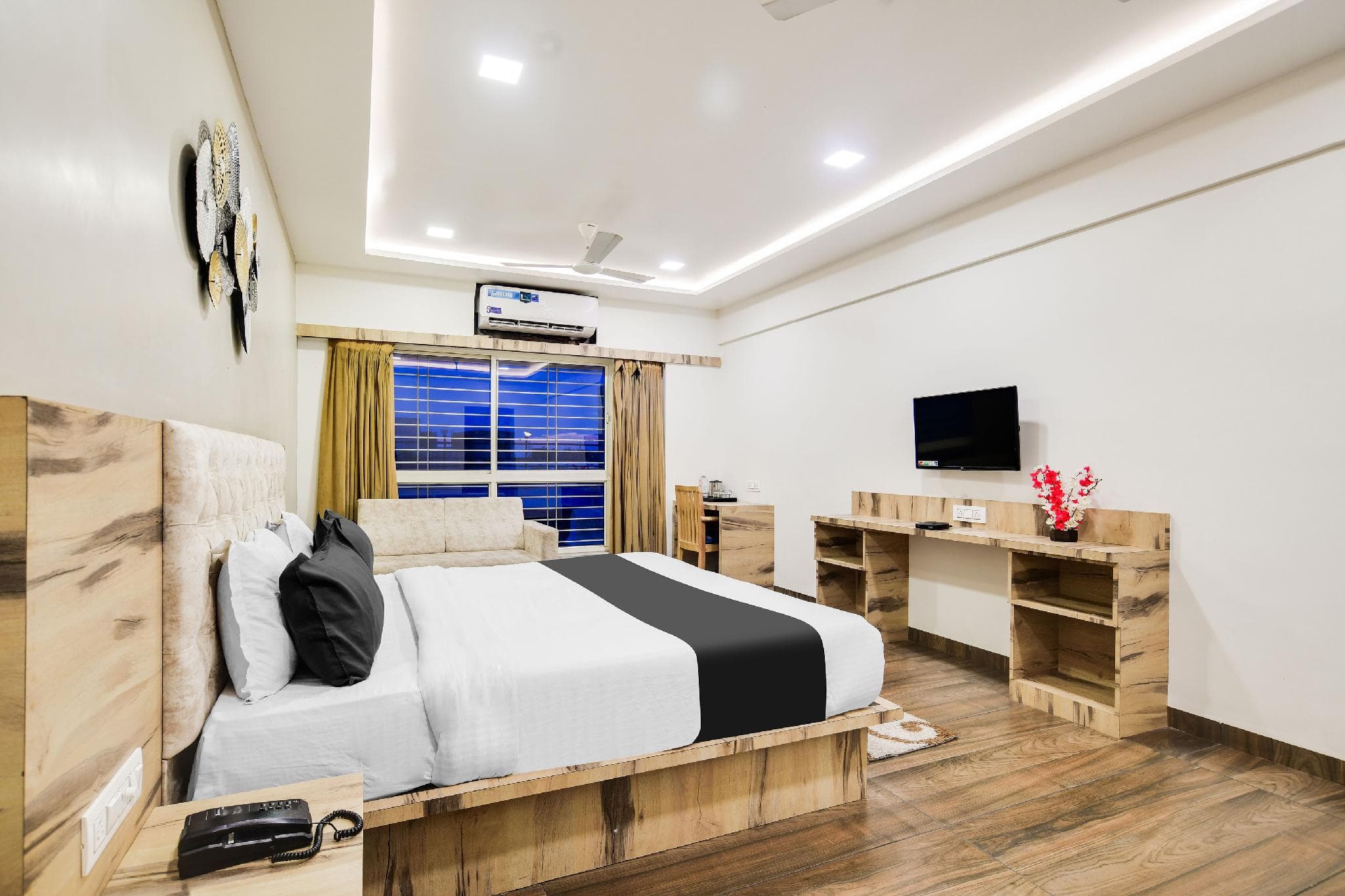 Super Townhouse Oak PTC Indore Junction photo 2