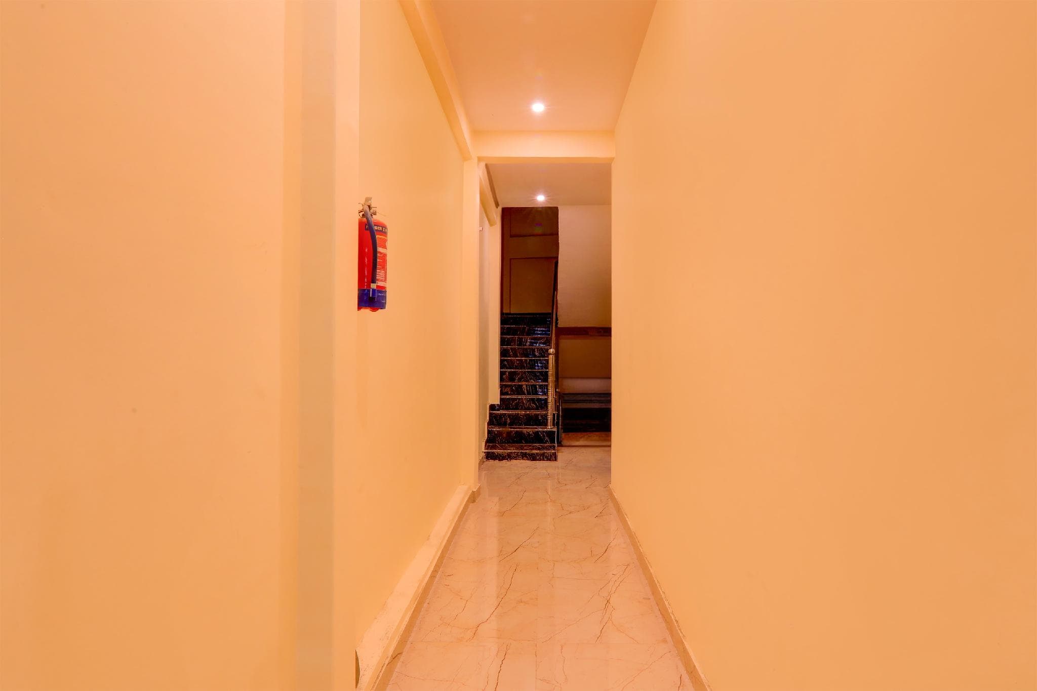 Hotel O PARADOX HOTEL AND RESTAURANT photo 5