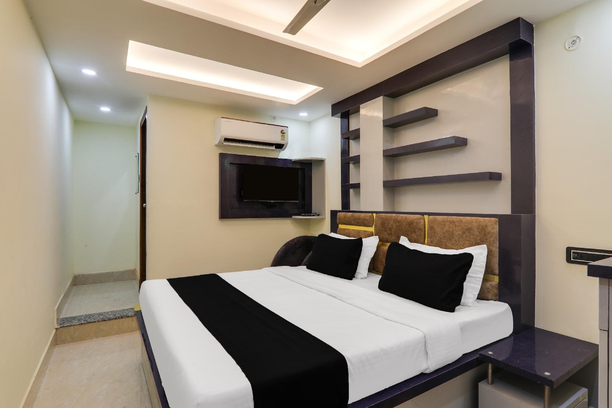 HOTEL O PRAGATI photo 2