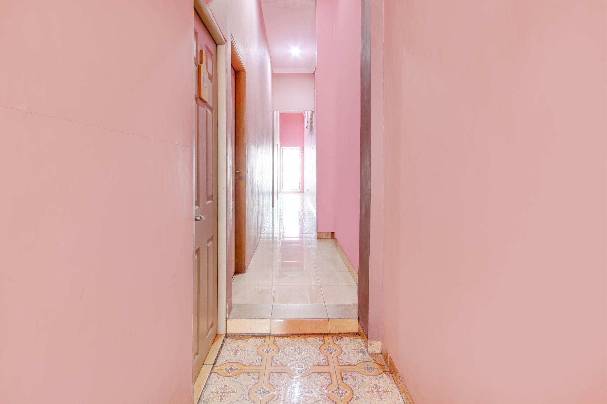 Hotel O Prawirotaman Near Keraton Yogyakarta Formerly Paris Guesthouse photo 5