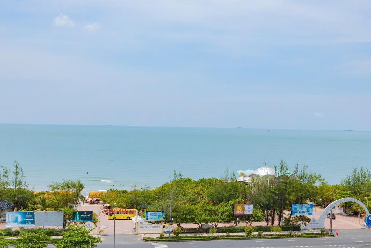 Bắp’s Sea View Apartment in CSJ Tower photo 2