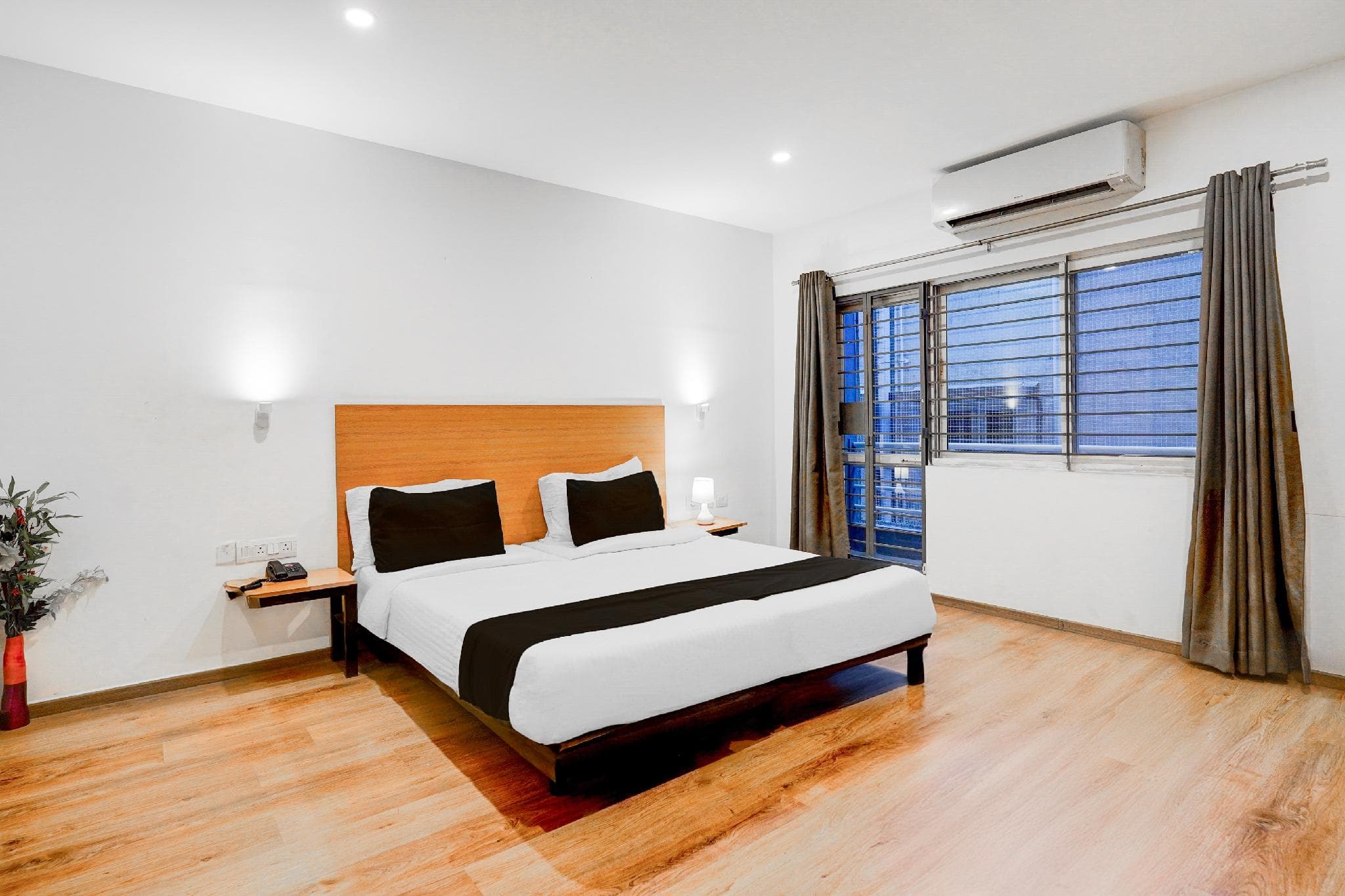 Super Townhouse Kanakpura Road Formerly Panchavati Comforts photo 2