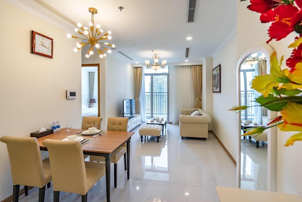 Somi Luxstay LP photo 3