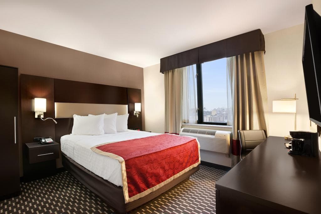 AirTrain Plaza Hotel JFK Airport photo 2