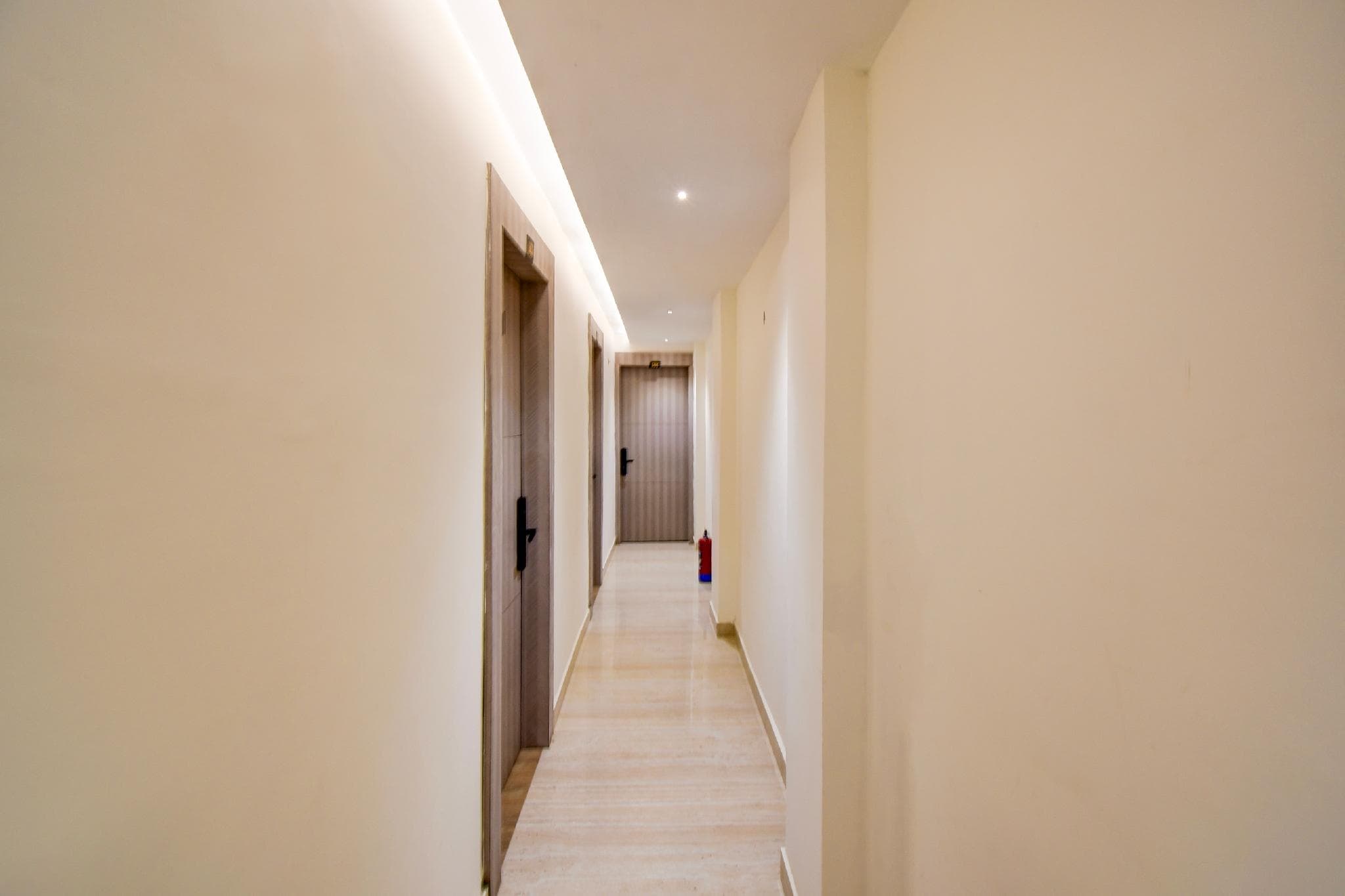 Super Townhouse Bairhana Road Prayagraj photo 5