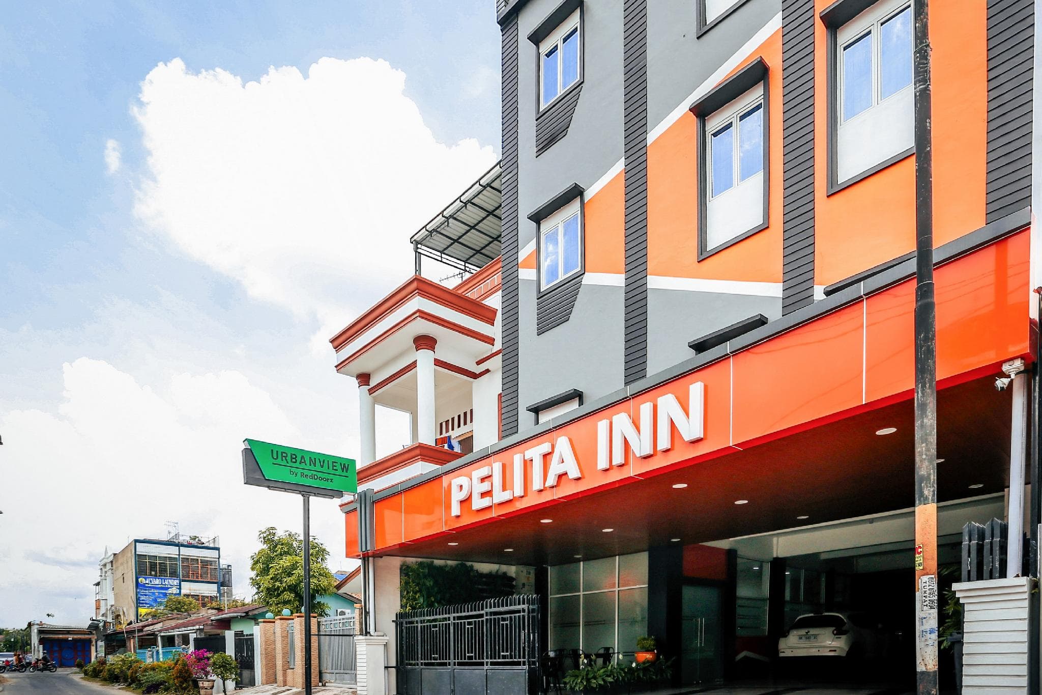 Urbanview Hotel Pelita Inn Medan photo 4
