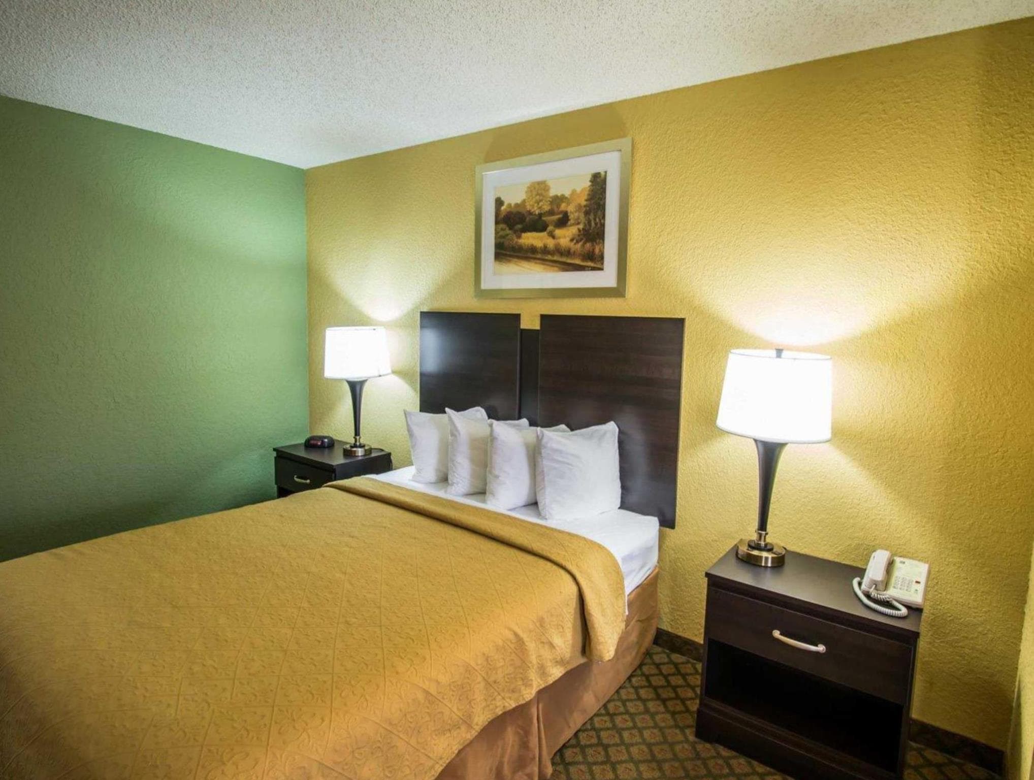 Quality Inn & Suites Orlando Airport photo 3
