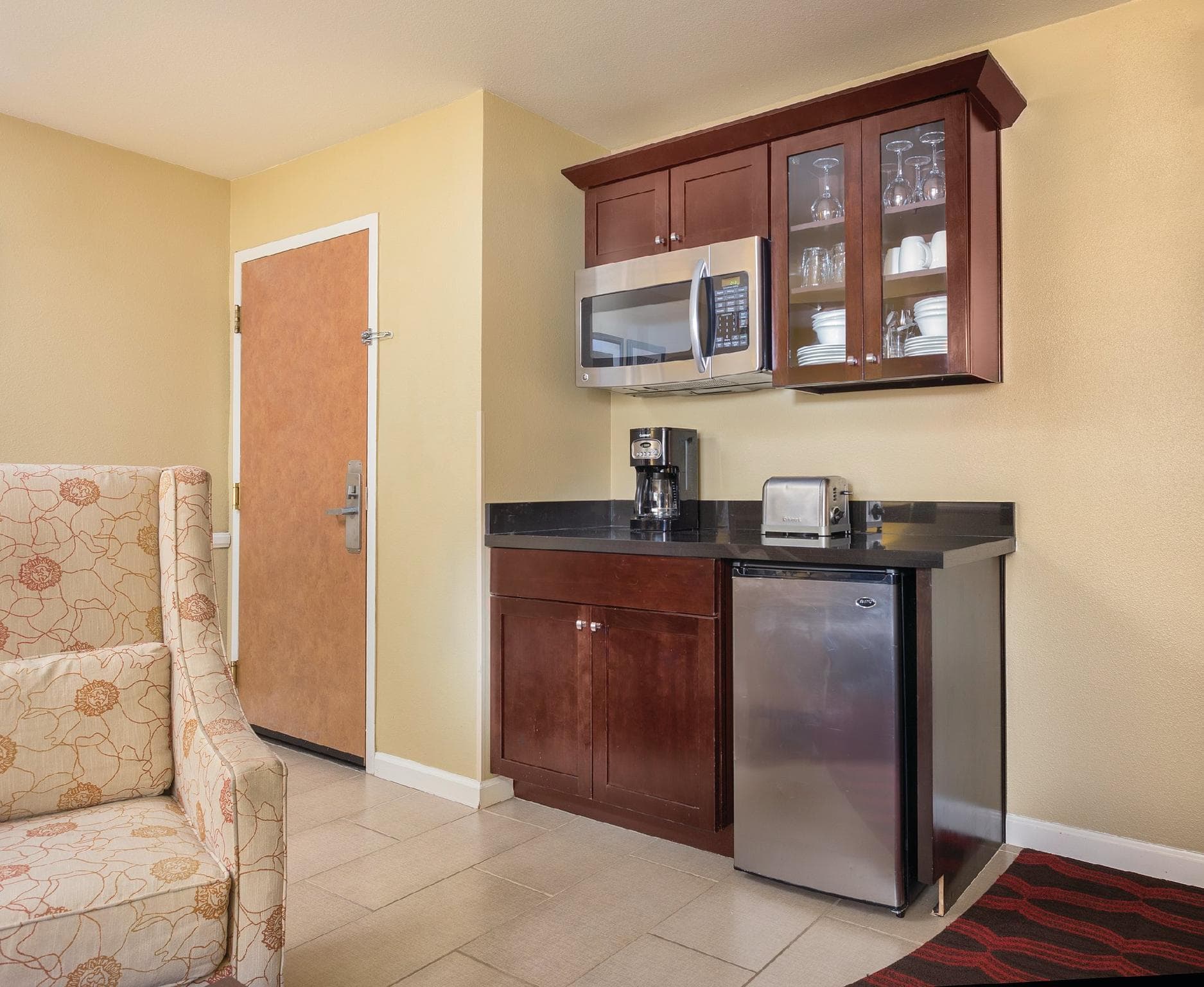 Peacock Suites photo 5