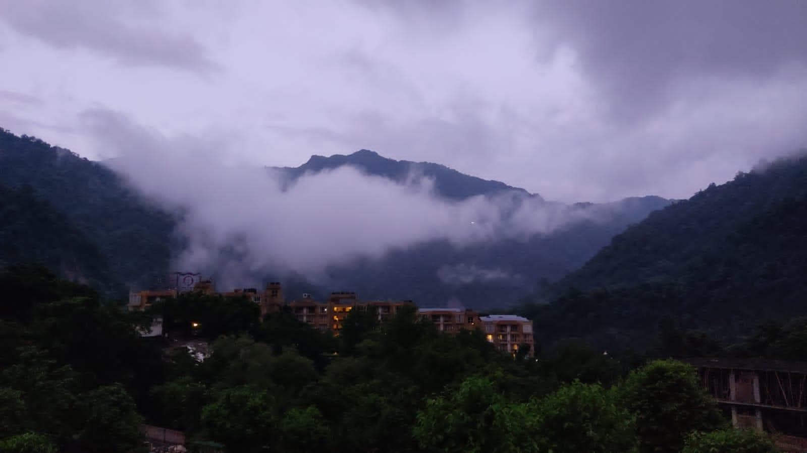 Hotel Gangetic Yoga Getaway photo 4