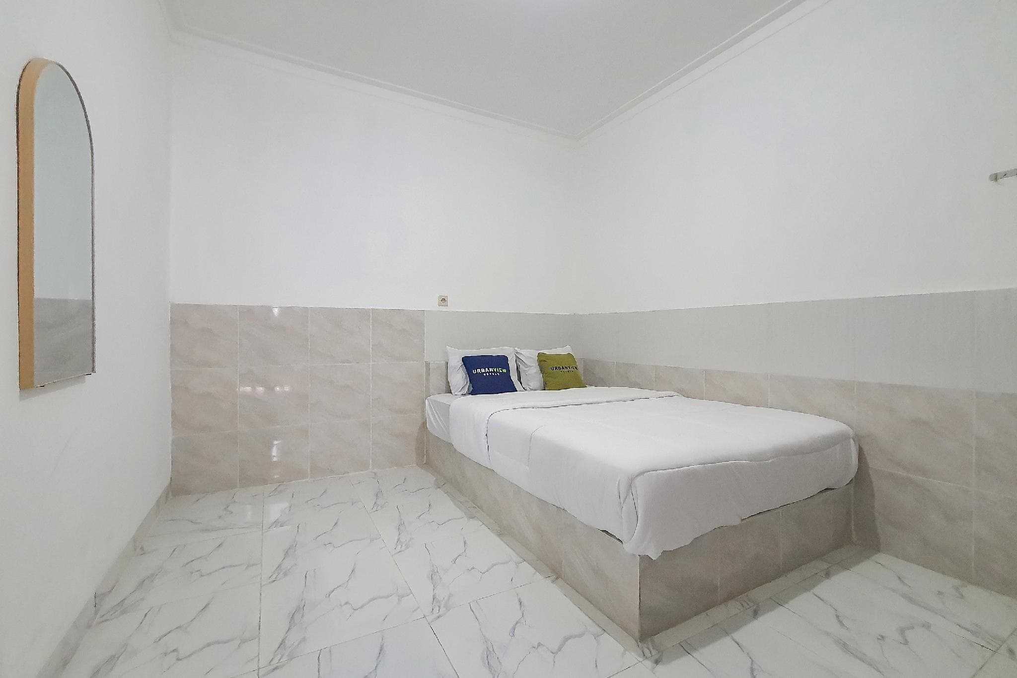 Urbanview Aurel House Cirebon