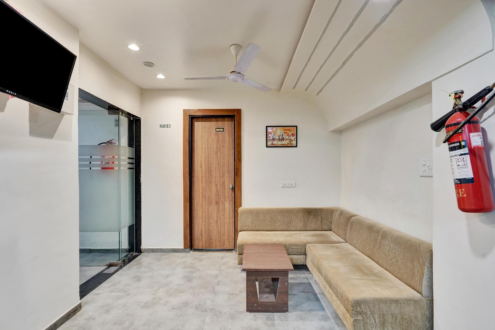Super Collection O Kudasan Gandhinagar Formerly Hotel Royal Mansion photo 3