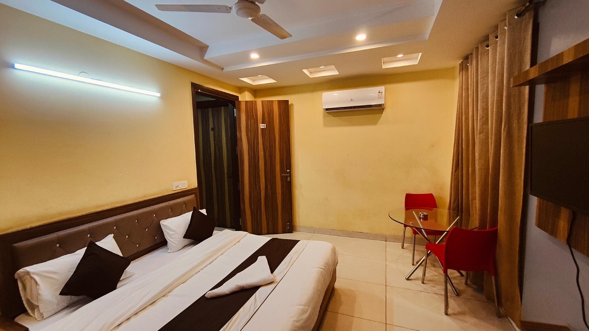 PREMIUM RADIANCE INN photo 3