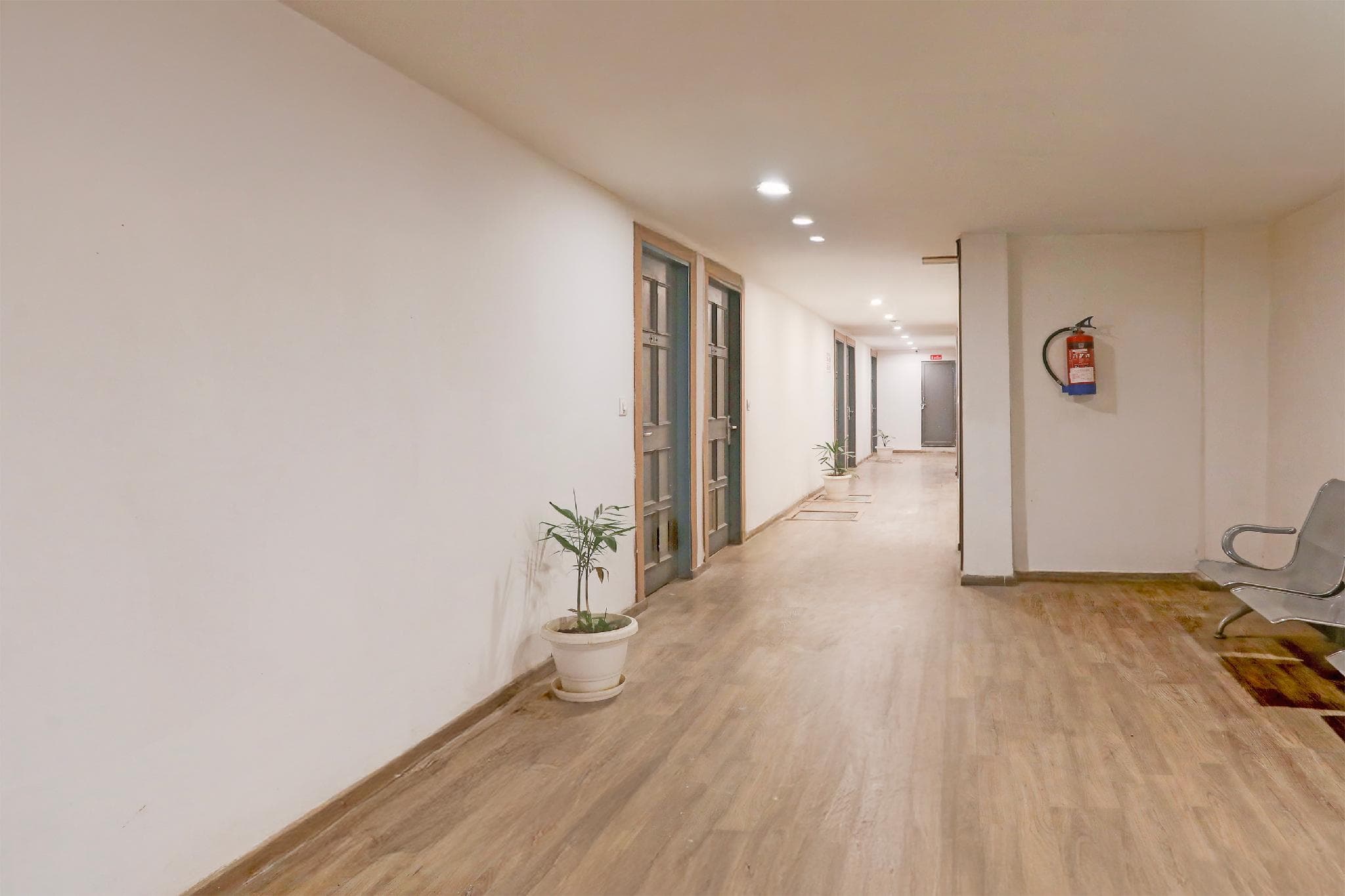 Super Townhouse Prayagraj Near Railway Station Formerly Santosh Palace photo 4