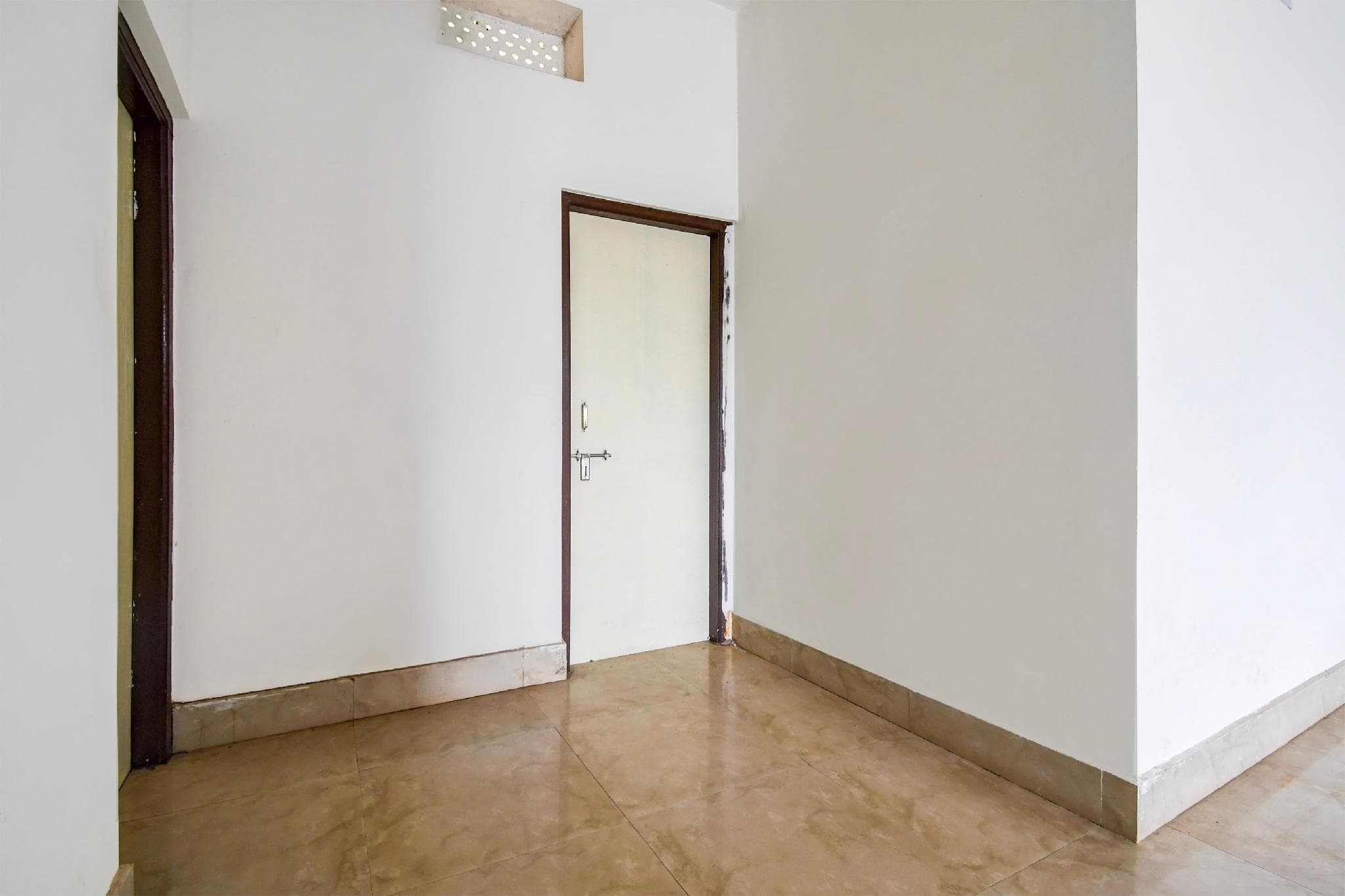 Hotel O Dumduma Near DN Regalia Mall photo 5