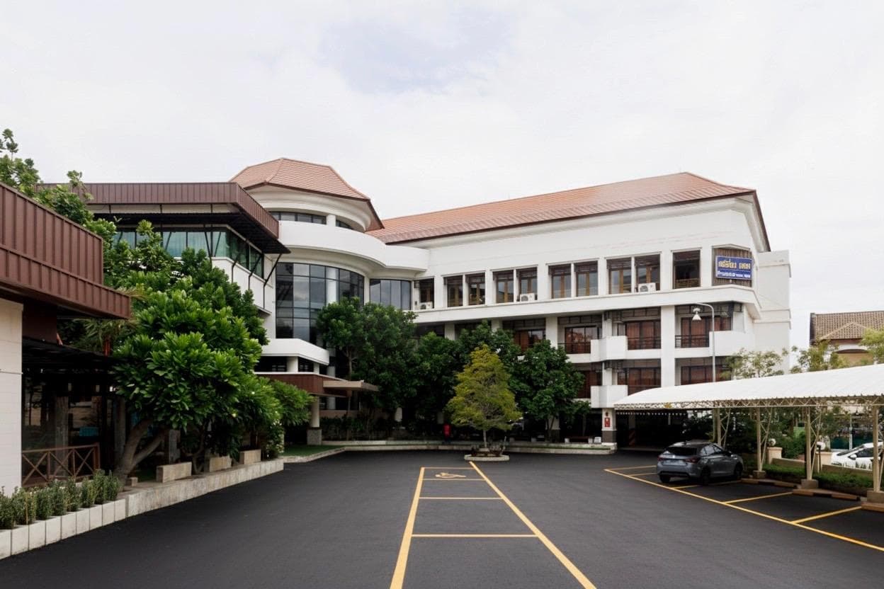 CENTRAL PLACE HOTEL