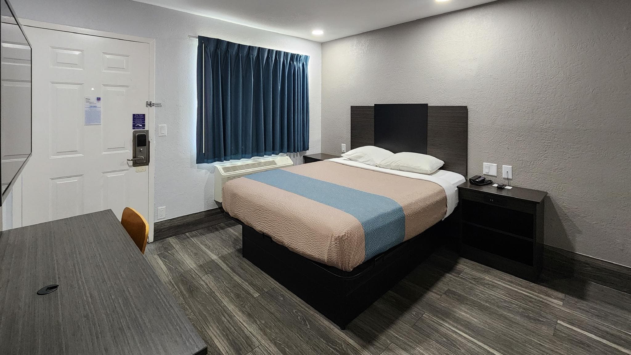 Motel 6 Galveston, TX photo 2
