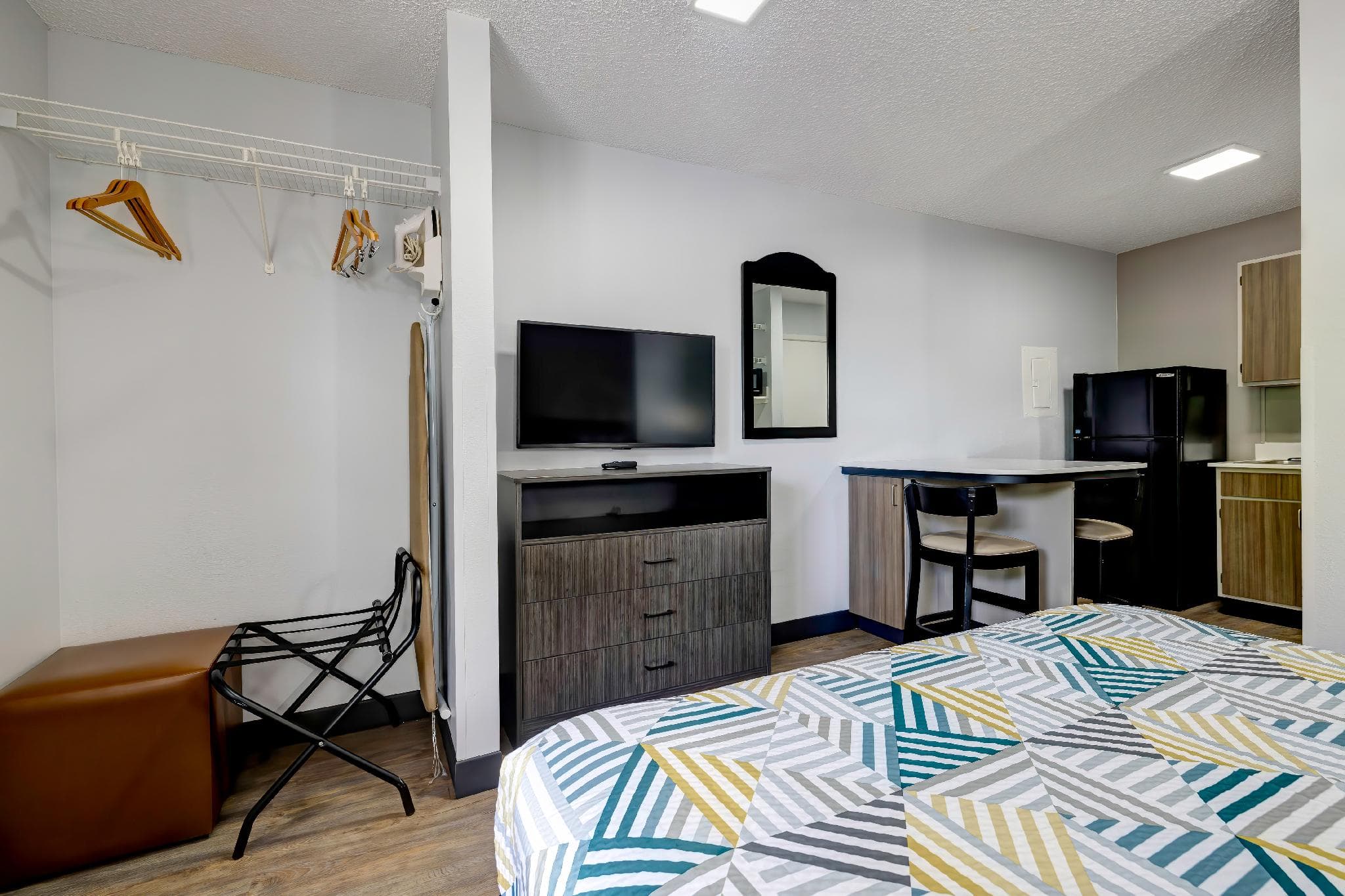 Studio 6  Arlington, TX - South - Dallas photo 3