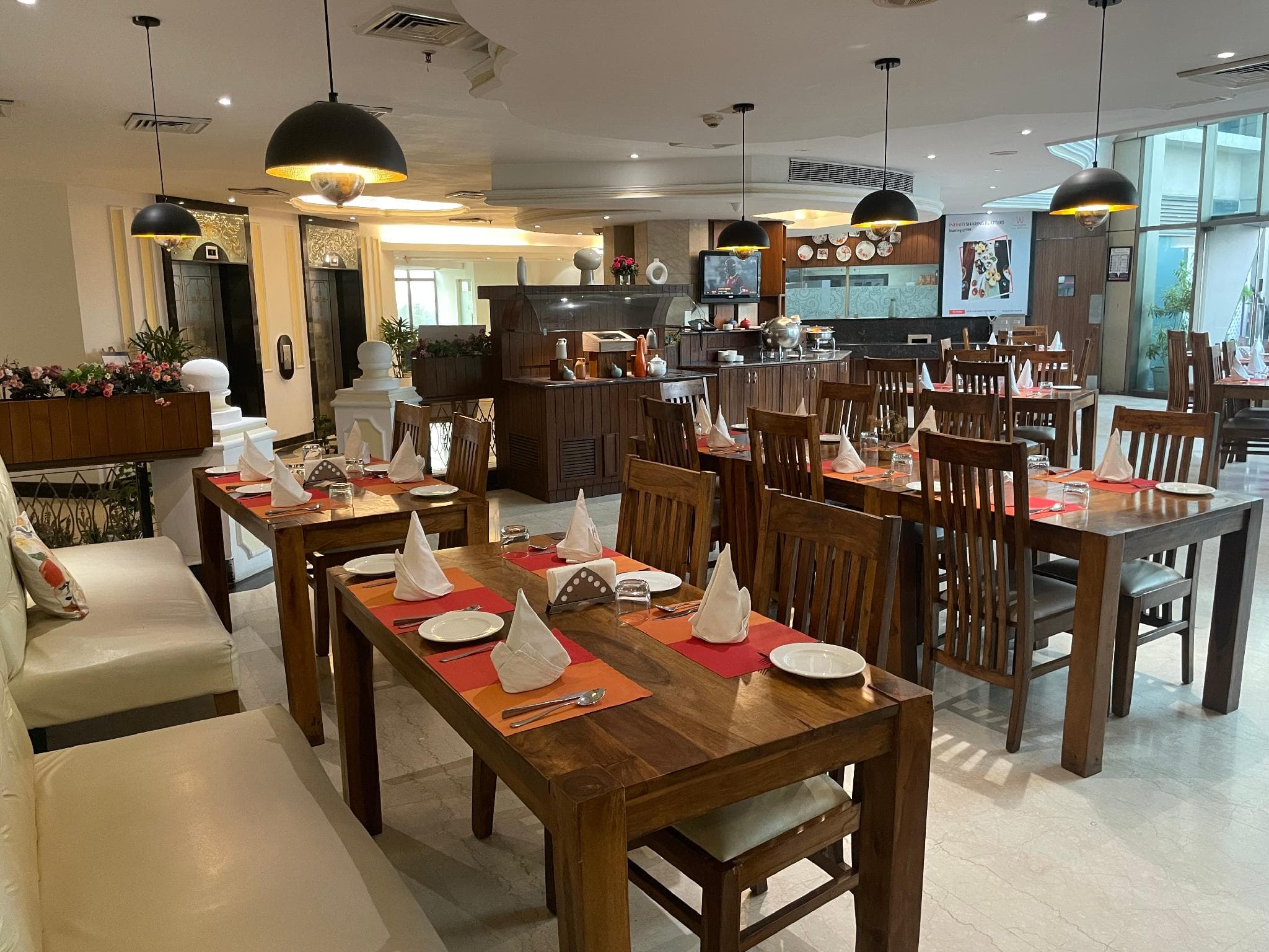 The BellaVista Hotel, Panchkula photo 5