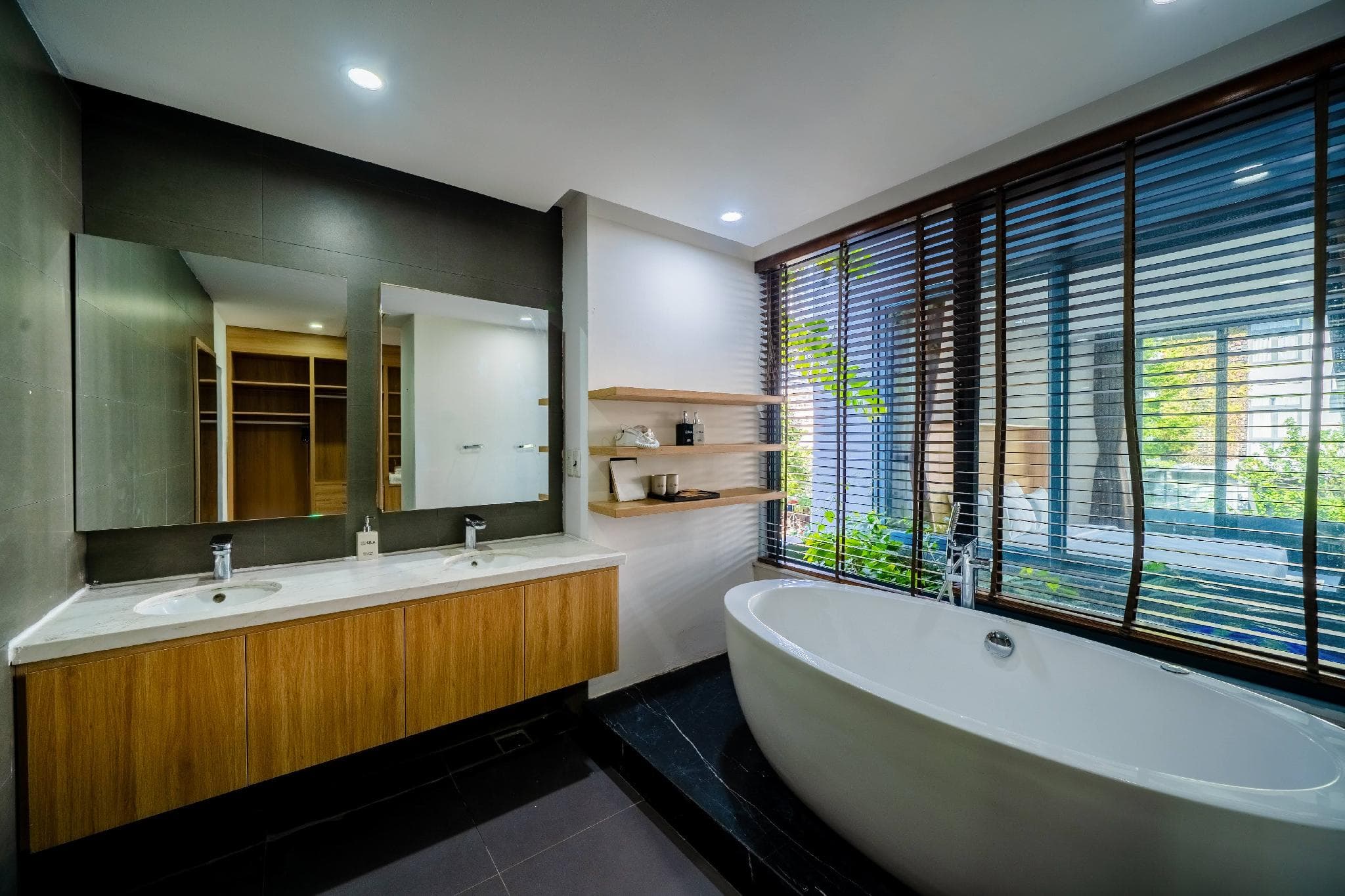 Sila Anila Villa 7BR My Khe Beach Da Nang photo 2