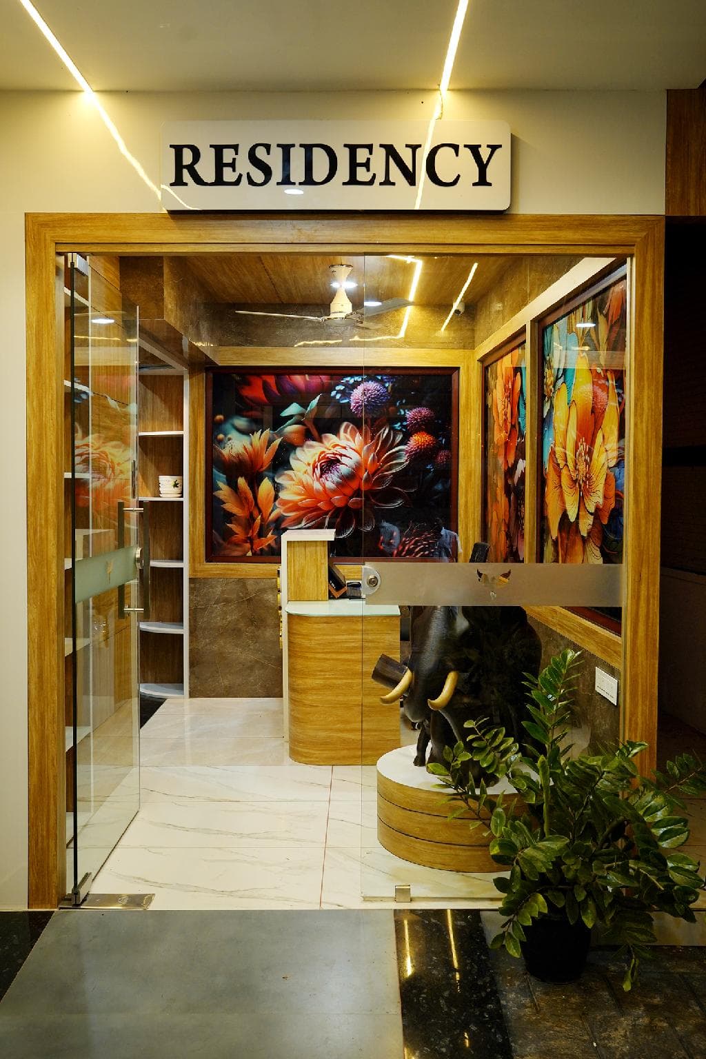 UNIVERSAL RESIDENCY photo 4