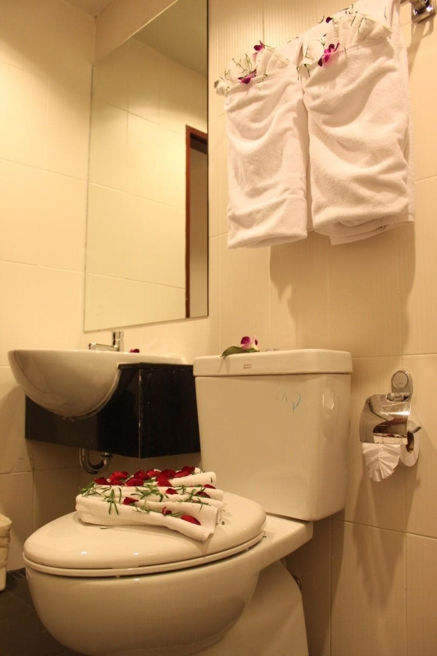 Patong Hemingways Hotel photo 2