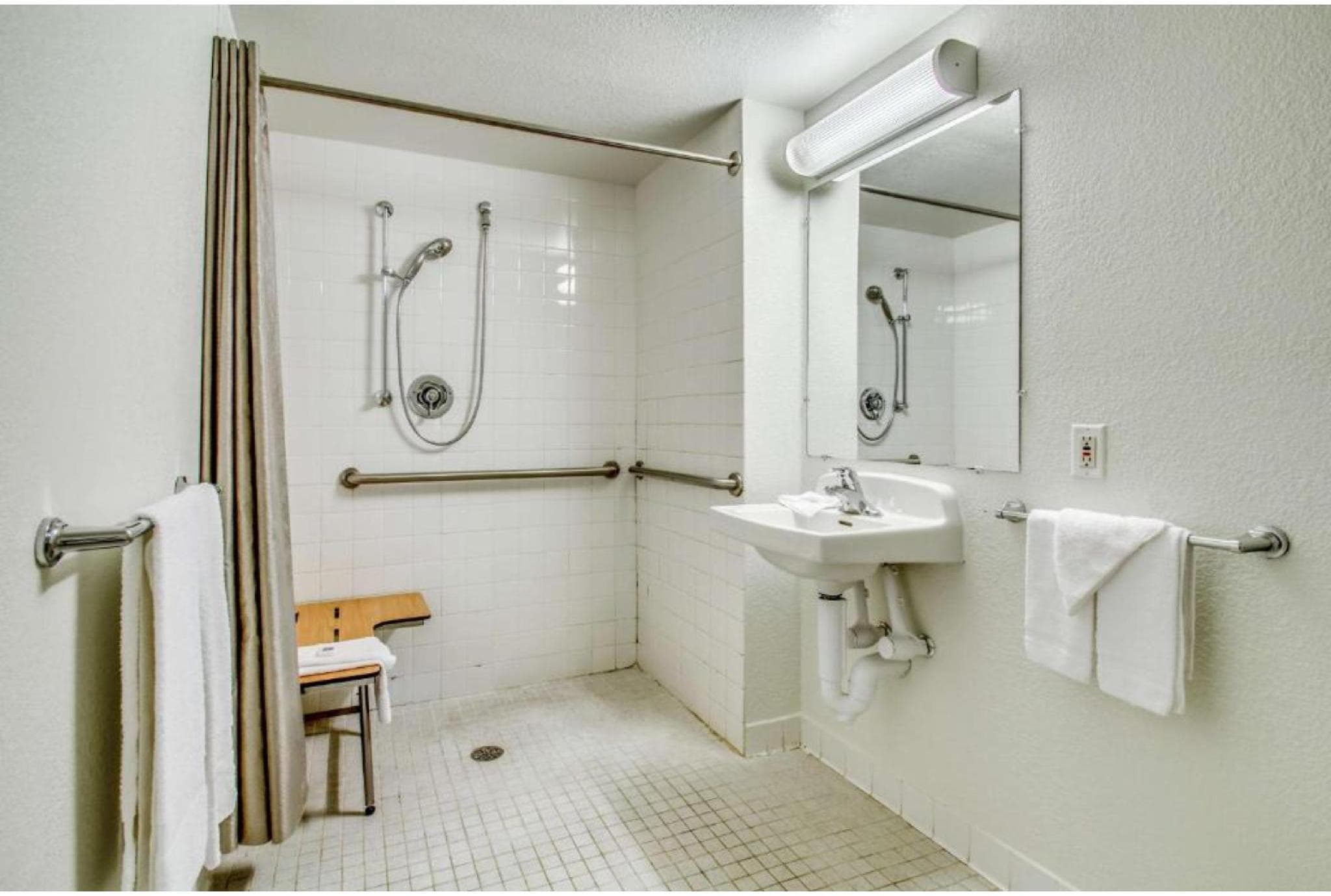 Motel 6 Amherst, NY - Buffalo photo 3