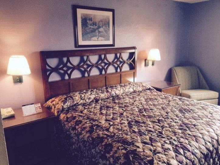 Americas Best Value Inn Gonzales photo 3