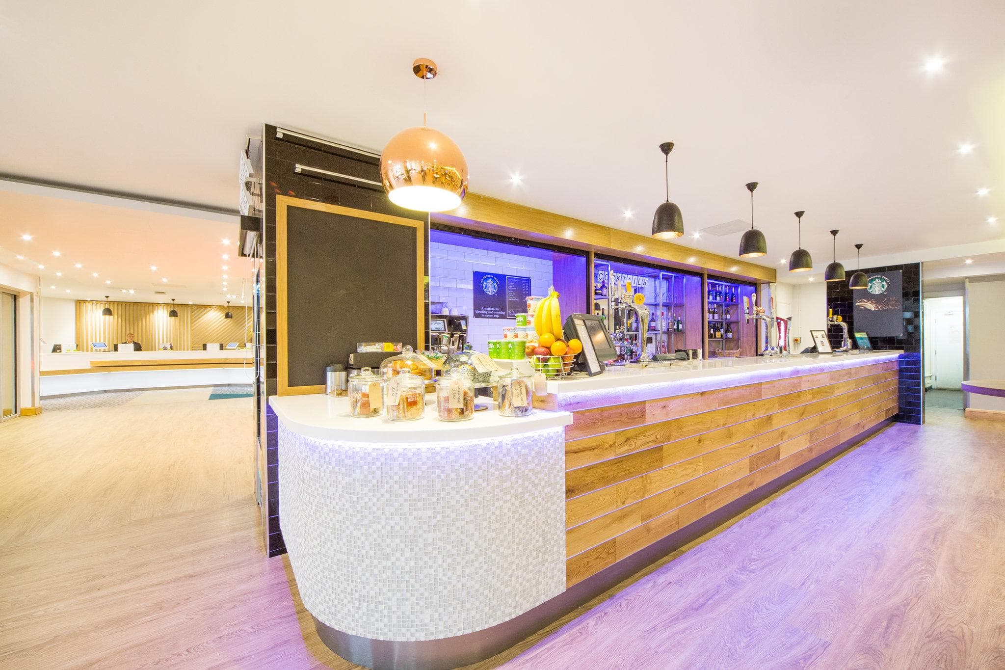 Holiday Inn London - Gatwick Airport By IHG photo 5