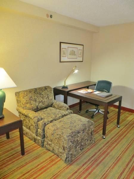 Ramada by Wyndham Suites Orlando Airport photo 2