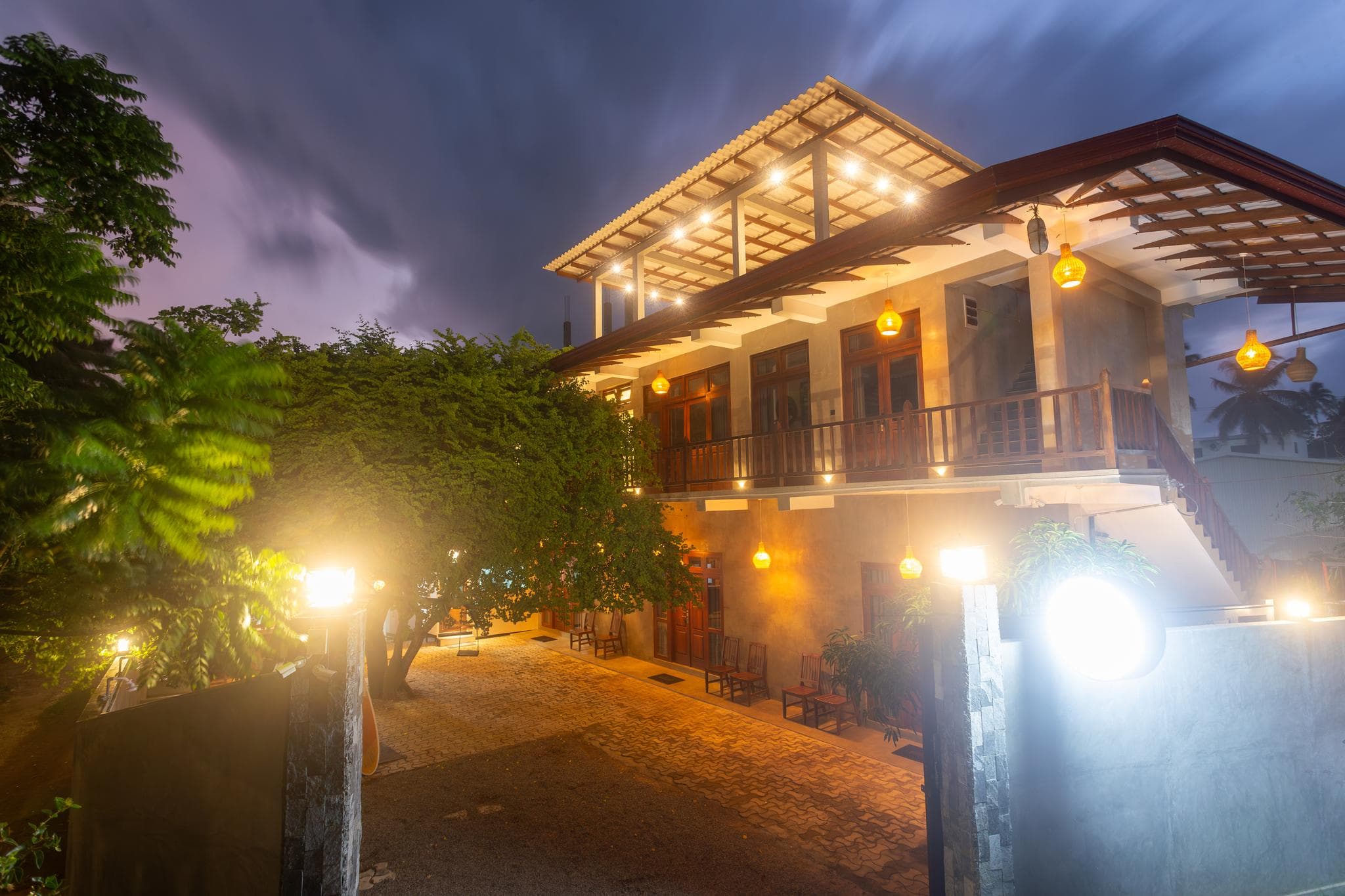 Mich's Surf Villa & Hostel