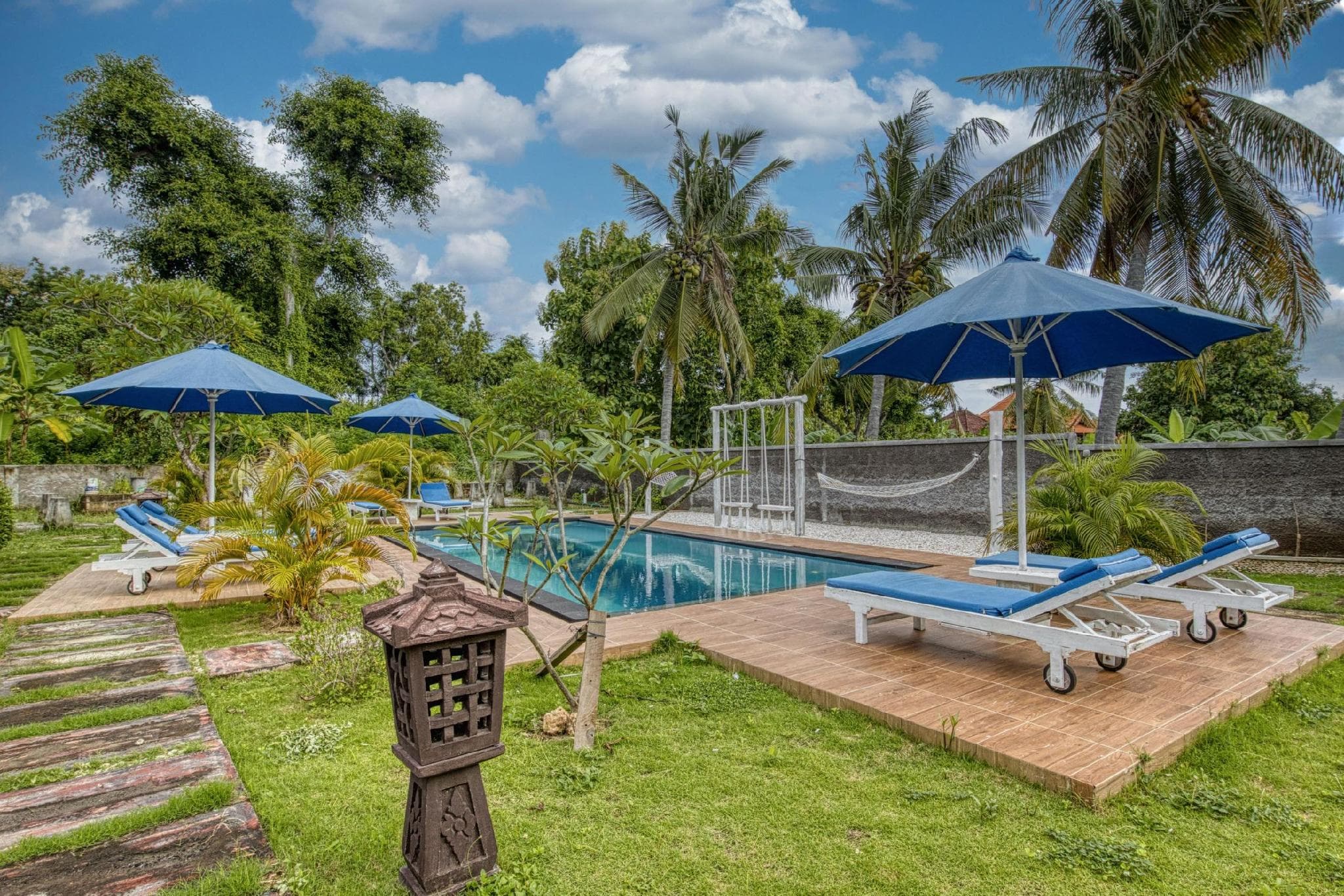 Megaland Bungalow photo 5