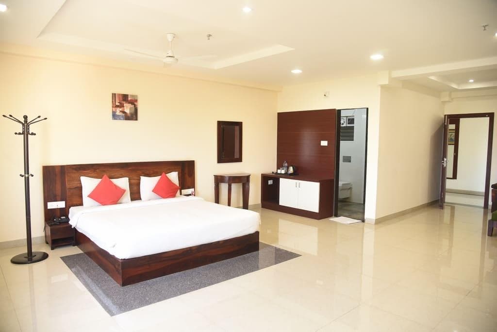 HOTEL SHUBHAM GRAND photo 2