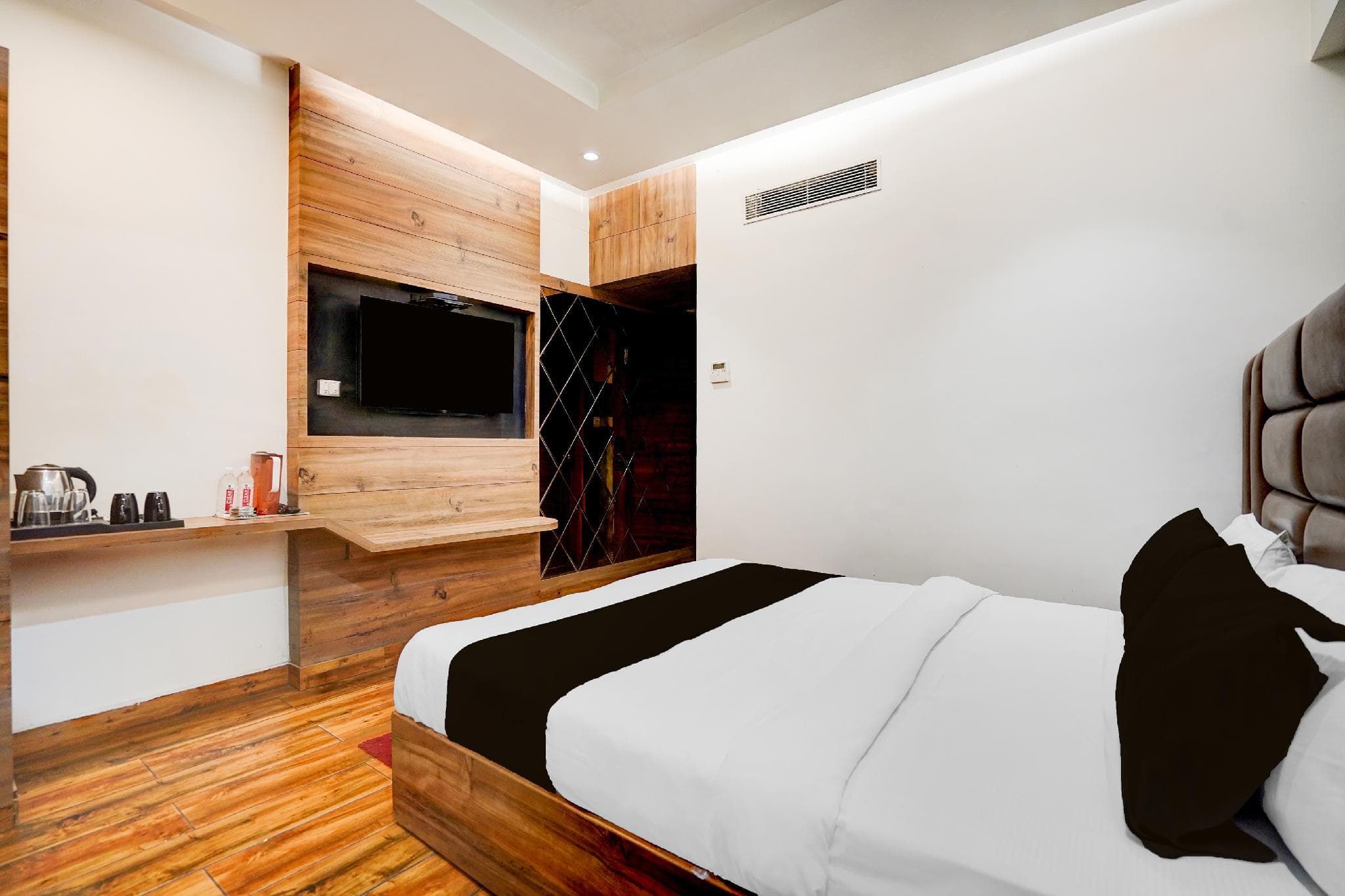 Super OYO Townhouse Prayagraj Central Bus Terminal Formerly Hotel Four View photo 2