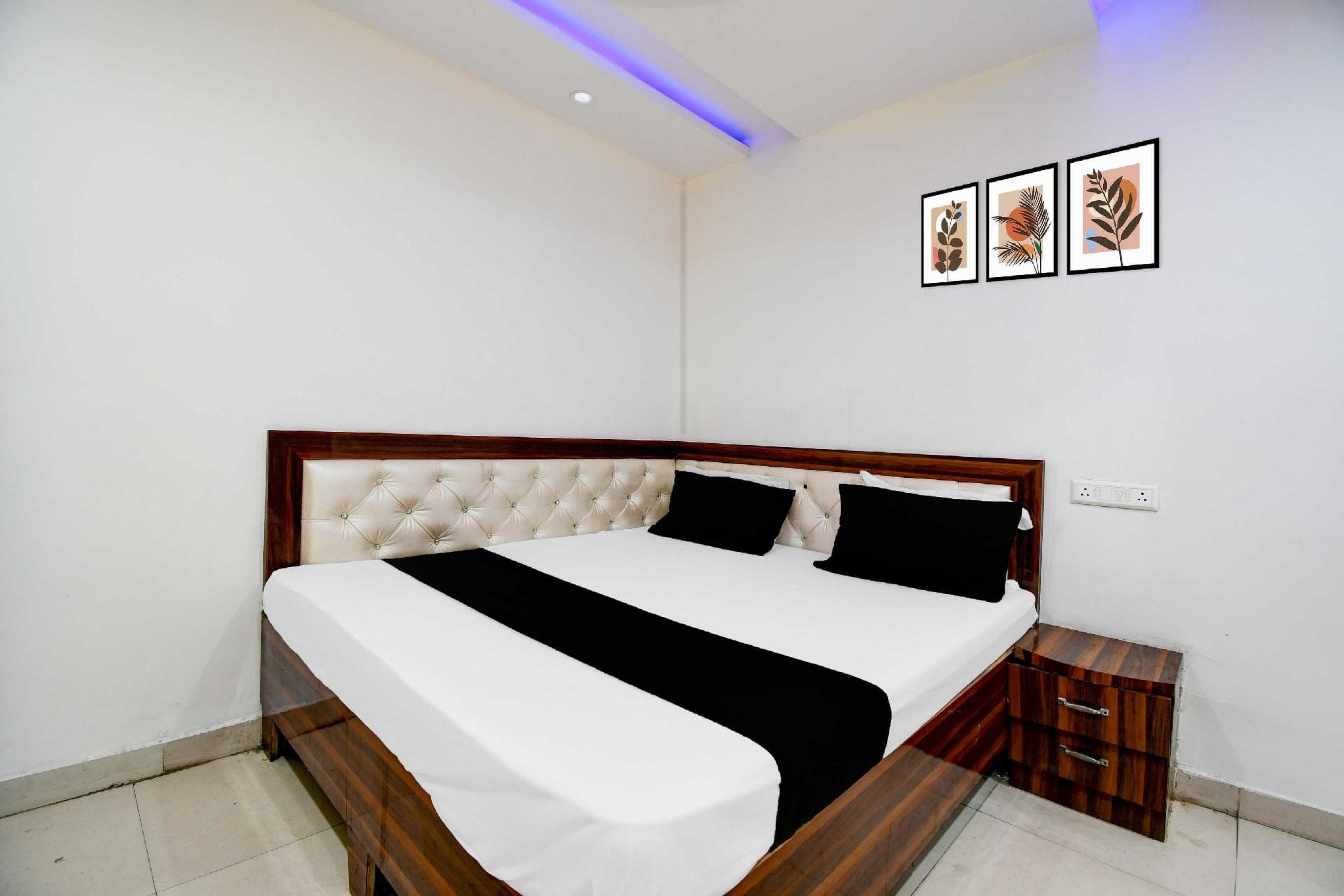 [Day Stay - 12 Hrs Slot: 8 AM to 8 PM] Collection O Gorakhpur Industrial Area Shaurya Inn photo 2